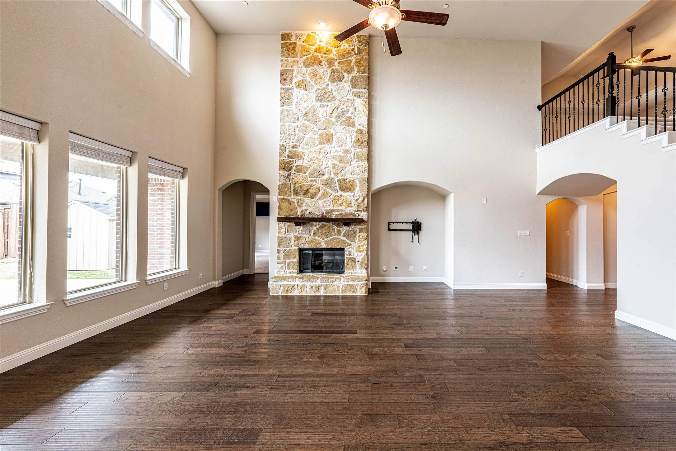 Single Family Residence For Sale in Collin County , 2320 Lewis Canyon Drive, Prosper, Texas 75078, 4 Bedroom, 4 Bathroom, 3 Garage spaces, 4,127 Sqft, built in 2016, mls#21396996, Real Estate Agent in Prosper, Homes For Sale in Collin county, Homes For Sale in Prosper, Realtor in Prosper Texas, Real Estate Brokerage Independent Realty Texas, Luminita Cordes Realtor