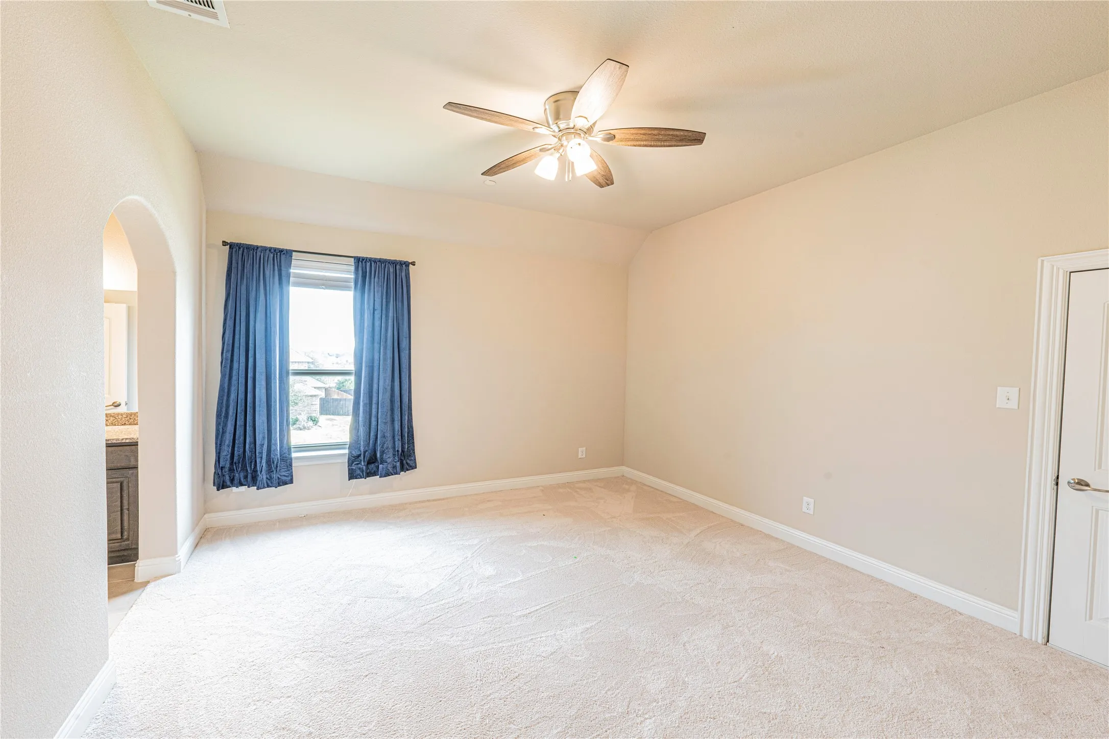 Single Family Residence For Sale in Collin County , 2320 Lewis Canyon Drive, Prosper, Texas 75078, 4 Bedroom, 4 Bathroom, 3 Garage spaces, 4,127 Sqft, built in 2016, mls#21396996, Real Estate Agent in Prosper, Homes For Sale in Collin county, Homes For Sale in Prosper, Realtor in Prosper Texas, Real Estate Brokerage Independent Realty Texas, Luminita Cordes Realtor