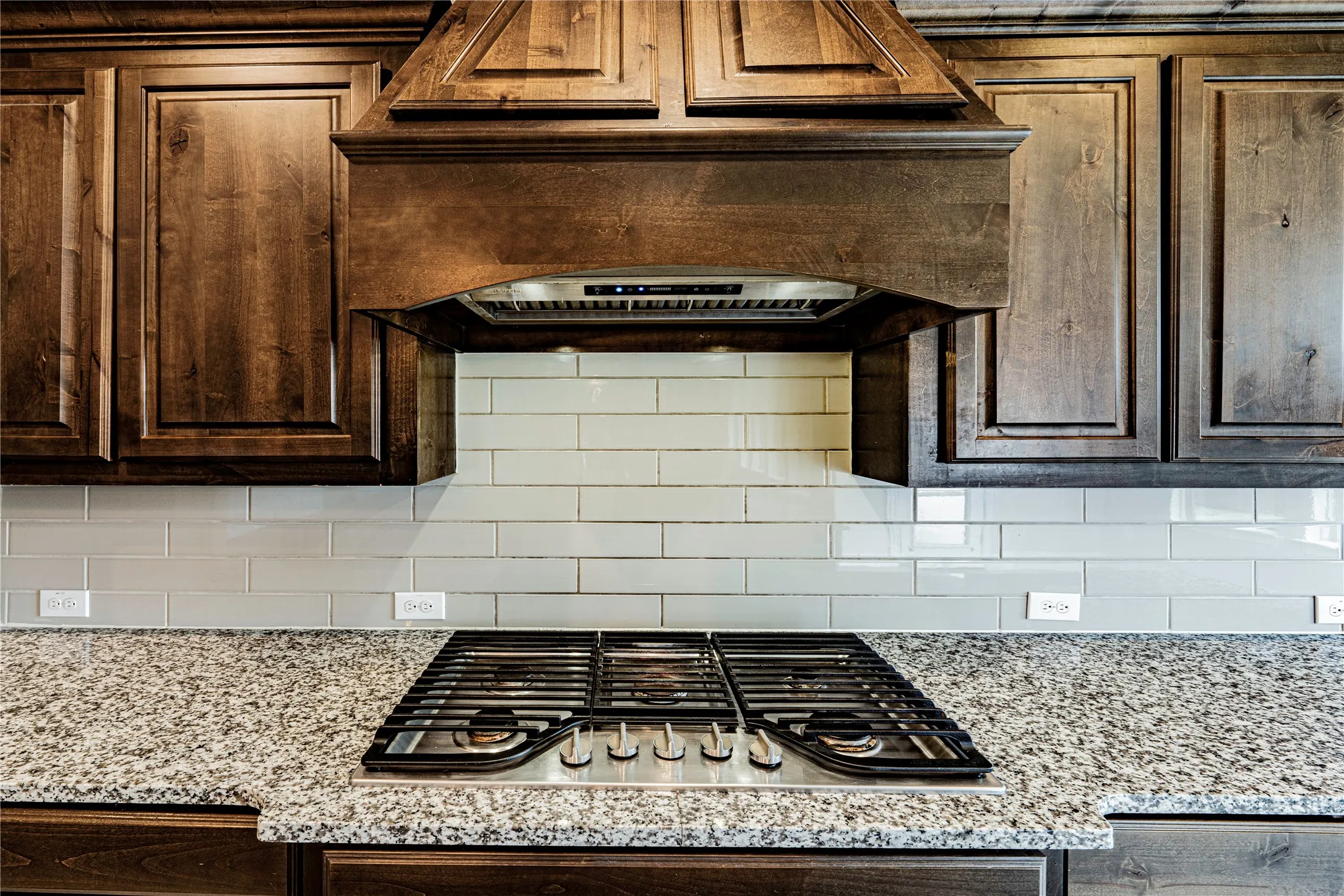 Single Family Residence For Sale in Collin County , 2320 Lewis Canyon Drive, Prosper, Texas 75078, 4 Bedroom, 4 Bathroom, 3 Garage spaces, 4,127 Sqft, built in 2016, mls#21396996, Real Estate Agent in Prosper, Homes For Sale in Collin county, Homes For Sale in Prosper, Realtor in Prosper Texas, Real Estate Brokerage Independent Realty Texas, Luminita Cordes Realtor