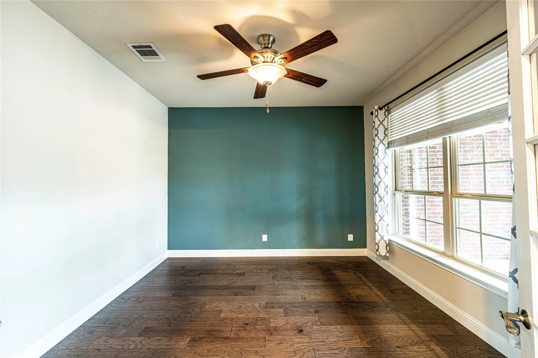 Single Family Residence For Sale in Collin County , 2320 Lewis Canyon Drive, Prosper, Texas 75078, 4 Bedroom, 4 Bathroom, 3 Garage spaces, 4,127 Sqft, built in 2016, mls#21396996, Real Estate Agent in Prosper, Homes For Sale in Collin county, Homes For Sale in Prosper, Realtor in Prosper Texas, Real Estate Brokerage Independent Realty Texas, Luminita Cordes Realtor