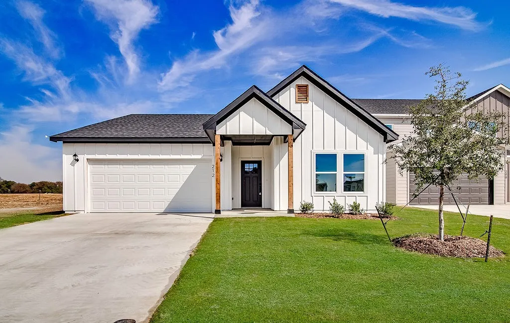 Single Family Residence For Sale in Tarrant County , 212 Marble Creek Drive, Fort Worth, Texas 76131, 3 Bedroom, 2 Bathroom, 2 Garage spaces, 1,387 Sqft, built in 2026, mls#21397017, Real Estate Agent in Fort Worth, Homes For Sale in Tarrant county, Homes For Sale in Fort Worth, Realtor in Fort Worth Texas, Real Estate Brokerage Independent Realty Texas, Luminita Cordes Realtor