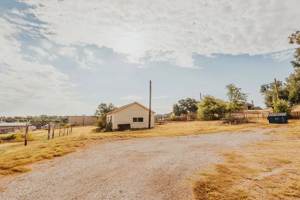 Single Family Residence For Sale in Parker County , 600 Finney Drive, Weatherford, Texas 76085, 2 Bedroom, 2 Bathroom, Garage spaces, 1,490 Sqft, built in 2008, mls#21391825, Real Estate Agent in Weatherford, Homes For Sale in Parker county, Homes For Sale in Weatherford, Realtor in Weatherford Texas, Real Estate Brokerage Independent Realty Texas, Luminita Cordes Realtor