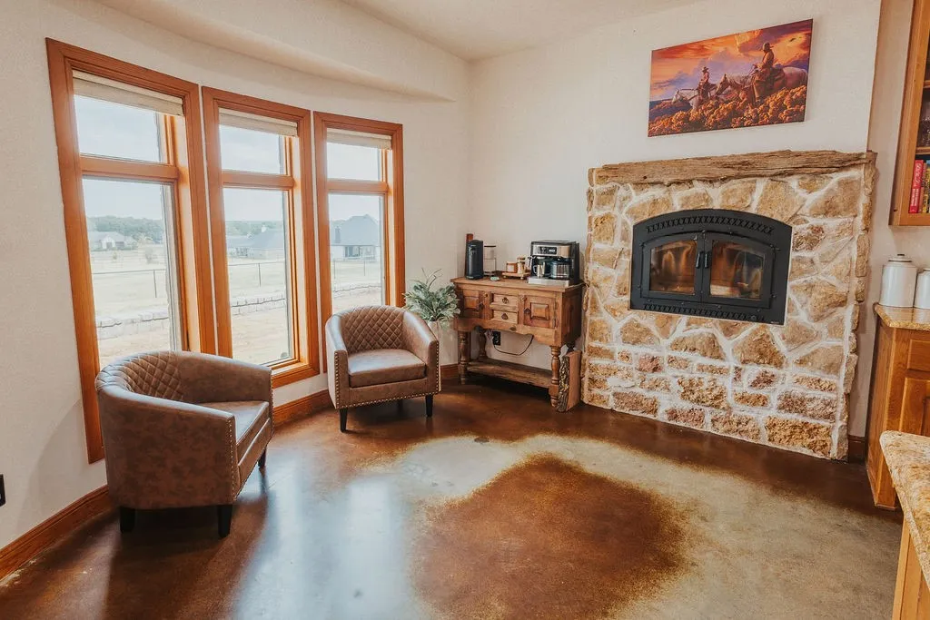 Single Family Residence For Sale in Parker County , 600 Finney Drive, Weatherford, Texas 76085, 2 Bedroom, 2 Bathroom, Garage spaces, 1,490 Sqft, built in 2008, mls#21391825, Real Estate Agent in Weatherford, Homes For Sale in Parker county, Homes For Sale in Weatherford, Realtor in Weatherford Texas, Real Estate Brokerage Independent Realty Texas, Luminita Cordes Realtor