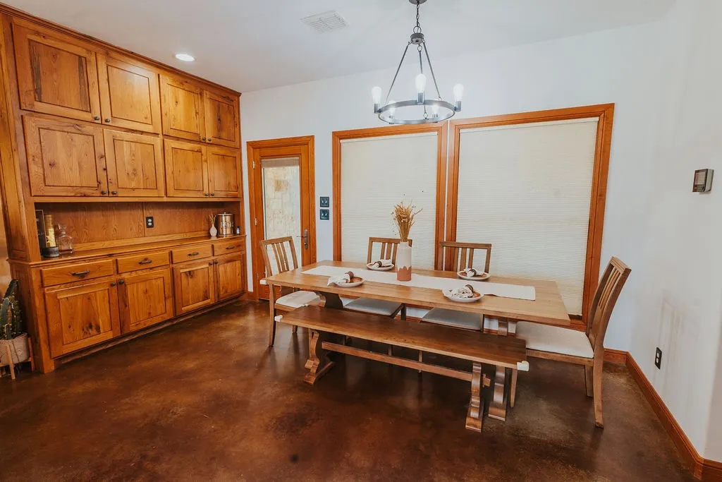Single Family Residence For Sale in Parker County , 600 Finney Drive, Weatherford, Texas 76085, 2 Bedroom, 2 Bathroom, Garage spaces, 1,490 Sqft, built in 2008, mls#21391825, Real Estate Agent in Weatherford, Homes For Sale in Parker county, Homes For Sale in Weatherford, Realtor in Weatherford Texas, Real Estate Brokerage Independent Realty Texas, Luminita Cordes Realtor