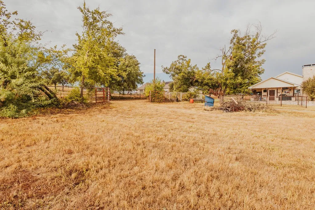 Single Family Residence For Sale in Parker County , 600 Finney Drive, Weatherford, Texas 76085, 2 Bedroom, 2 Bathroom, Garage spaces, 1,490 Sqft, built in 2008, mls#21391825, Real Estate Agent in Weatherford, Homes For Sale in Parker county, Homes For Sale in Weatherford, Realtor in Weatherford Texas, Real Estate Brokerage Independent Realty Texas, Luminita Cordes Realtor