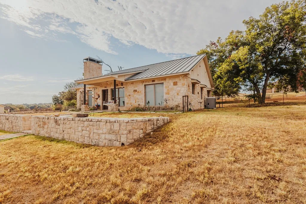 Single Family Residence For Sale in Parker County , 600 Finney Drive, Weatherford, Texas 76085, 2 Bedroom, 2 Bathroom, Garage spaces, 1,490 Sqft, built in 2008, mls#21391825, Real Estate Agent in Weatherford, Homes For Sale in Parker county, Homes For Sale in Weatherford, Realtor in Weatherford Texas, Real Estate Brokerage Independent Realty Texas, Luminita Cordes Realtor