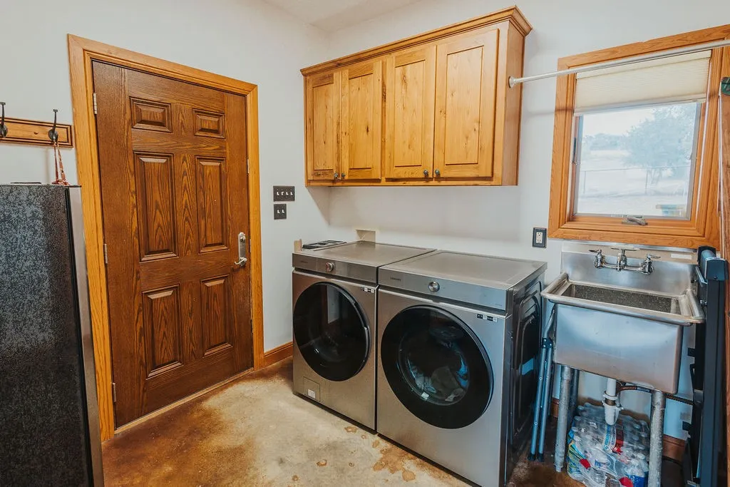 Single Family Residence For Sale in Parker County , 600 Finney Drive, Weatherford, Texas 76085, 2 Bedroom, 2 Bathroom, Garage spaces, 1,490 Sqft, built in 2008, mls#21391825, Real Estate Agent in Weatherford, Homes For Sale in Parker county, Homes For Sale in Weatherford, Realtor in Weatherford Texas, Real Estate Brokerage Independent Realty Texas, Luminita Cordes Realtor