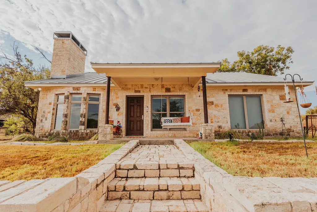 Single Family Residence For Sale in Parker County , 600 Finney Drive, Weatherford, Texas 76085, 2 Bedroom, 2 Bathroom, Garage spaces, 1,490 Sqft, built in 2008, mls#21391825, Real Estate Agent in Weatherford, Homes For Sale in Parker county, Homes For Sale in Weatherford, Realtor in Weatherford Texas, Real Estate Brokerage Independent Realty Texas, Luminita Cordes Realtor