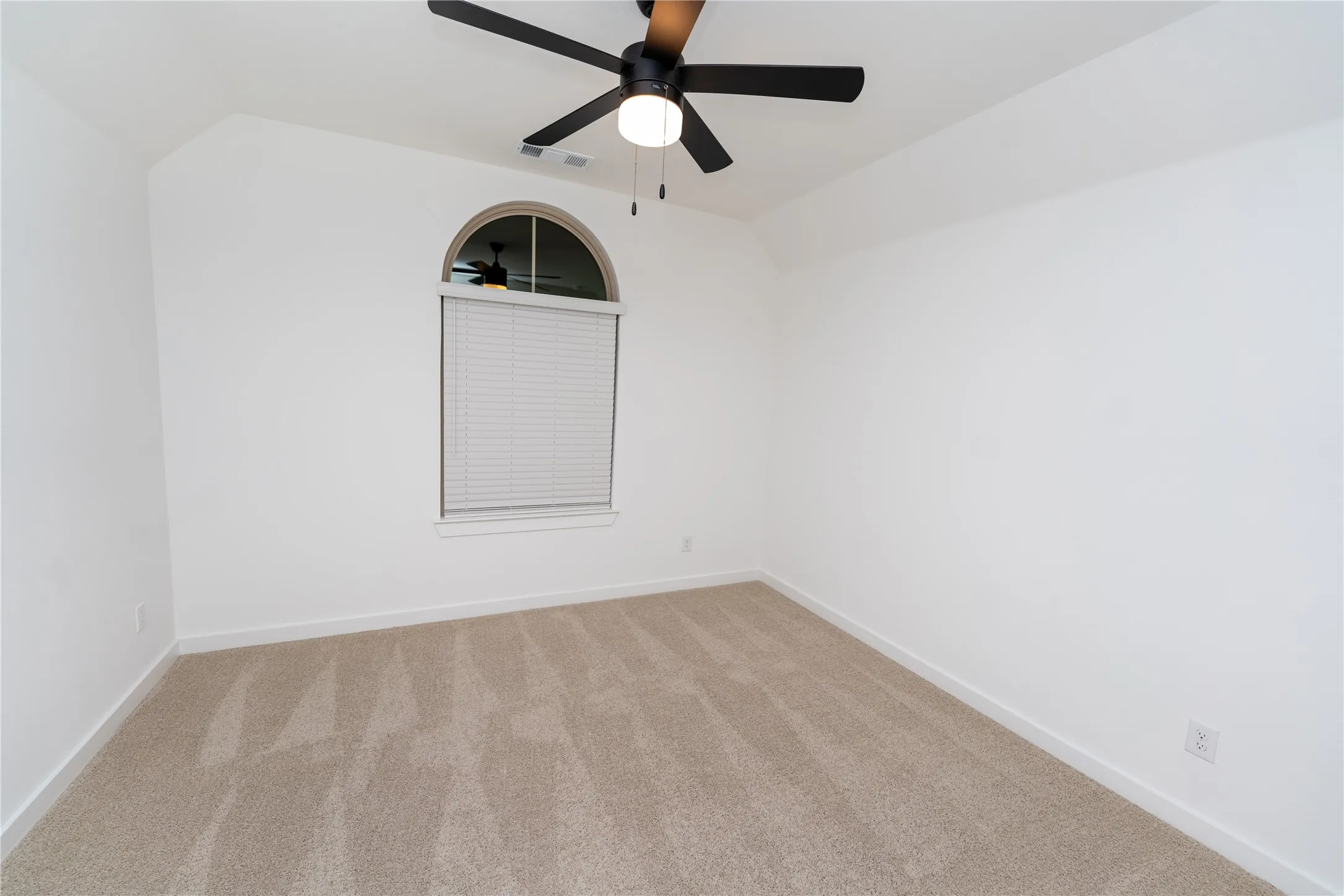 Single Family Residence For Rent in Collin County , 2429 Plumeria Lane, Celina, Texas 75009, 4 Bedroom, 3 Bathroom, 2 Garage spaces, 2,973 Sqft, built in 2024, mls#21395662, Real Estate Agent in Celina, Homes For Rent in Collin county, Homes For Rent in Celina, Realtor in Celina Texas, Real Estate Brokerage Independent Realty Texas, Luminita Cordes Realtor