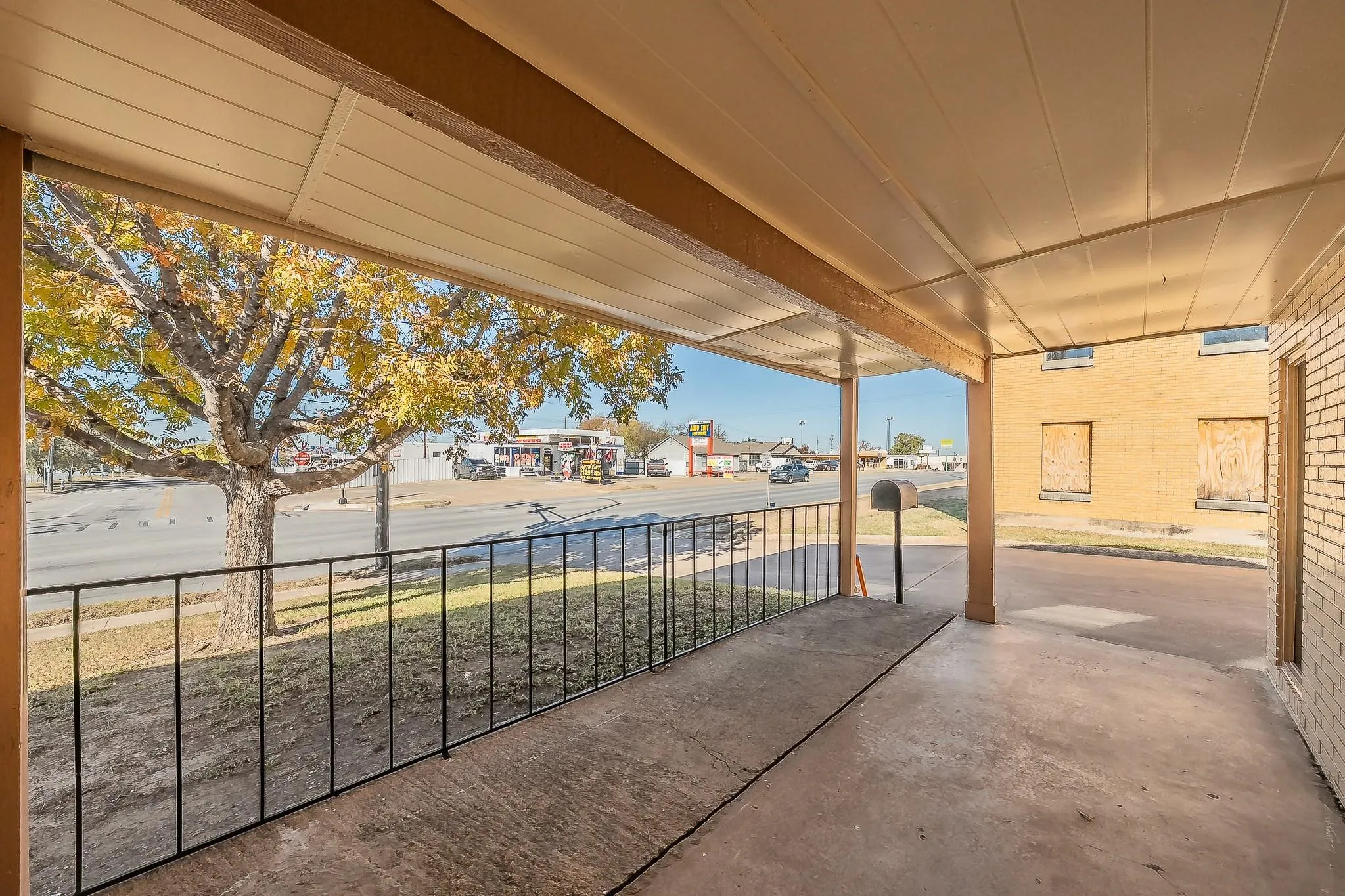 Business For Sale in Tarrant County , 3819 Mccart Avenue, Fort Worth, Texas 76110, 0, 0, Garage spaces, 0 Sqft, built in 1966, mls#21396254, Real Estate Agent in Fort Worth, Homes For Sale in Tarrant county, Homes For Sale in Fort Worth, Realtor in Fort Worth Texas, Real Estate Brokerage Independent Realty Texas, Luminita Cordes Realtor