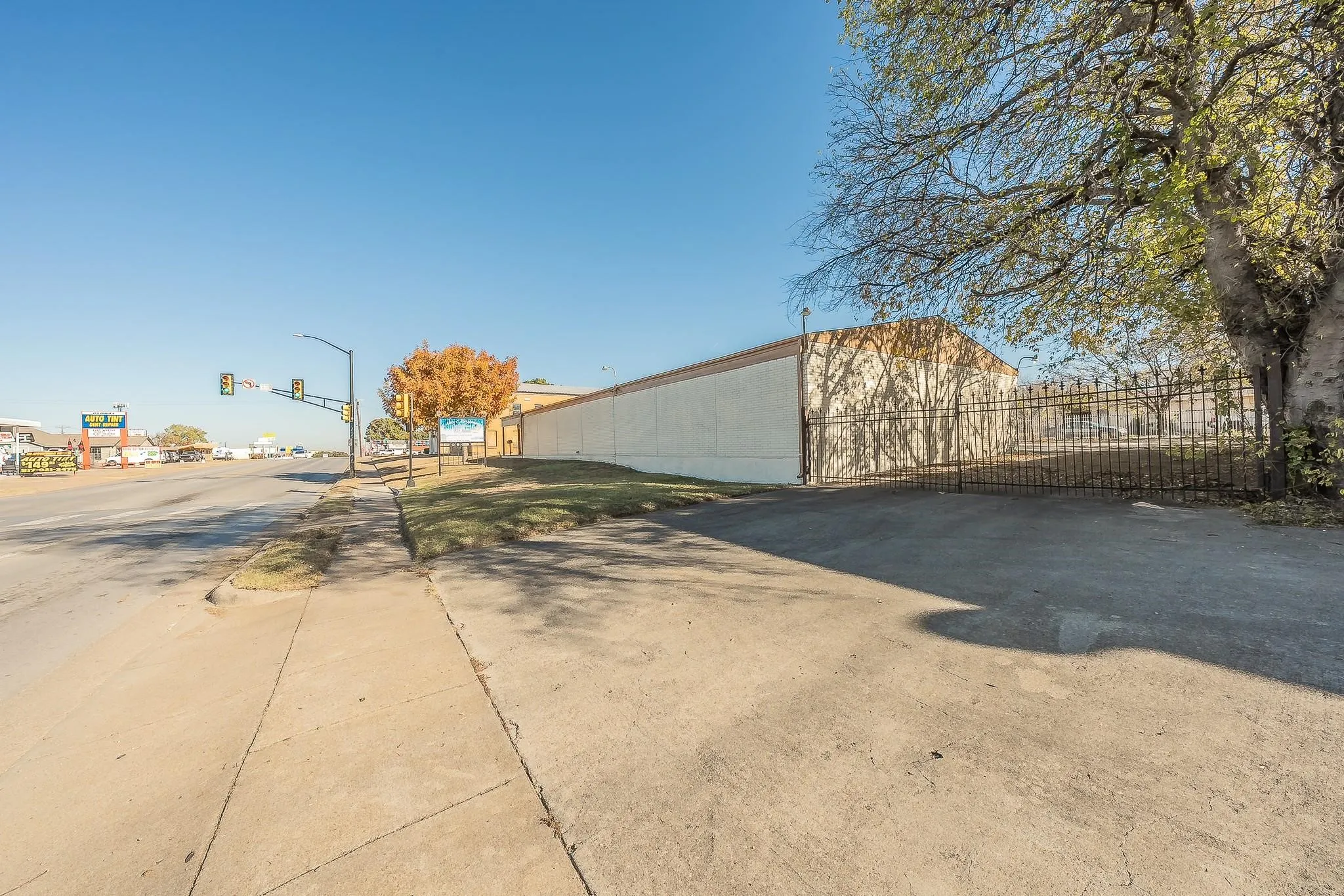 Business For Sale in Tarrant County , 3819 Mccart Avenue, Fort Worth, Texas 76110, 0, 0, Garage spaces, 0 Sqft, built in 1966, mls#21396254, Real Estate Agent in Fort Worth, Homes For Sale in Tarrant county, Homes For Sale in Fort Worth, Realtor in Fort Worth Texas, Real Estate Brokerage Independent Realty Texas, Luminita Cordes Realtor
