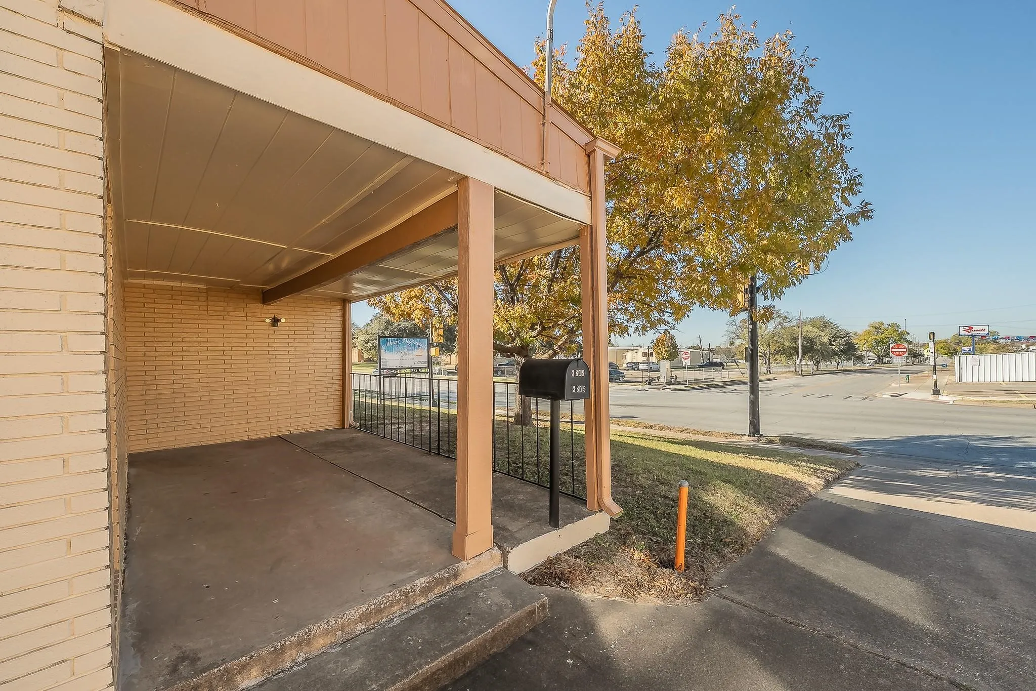 Business For Sale in Tarrant County , 3819 Mccart Avenue, Fort Worth, Texas 76110, 0, 0, Garage spaces, 0 Sqft, built in 1966, mls#21396254, Real Estate Agent in Fort Worth, Homes For Sale in Tarrant county, Homes For Sale in Fort Worth, Realtor in Fort Worth Texas, Real Estate Brokerage Independent Realty Texas, Luminita Cordes Realtor