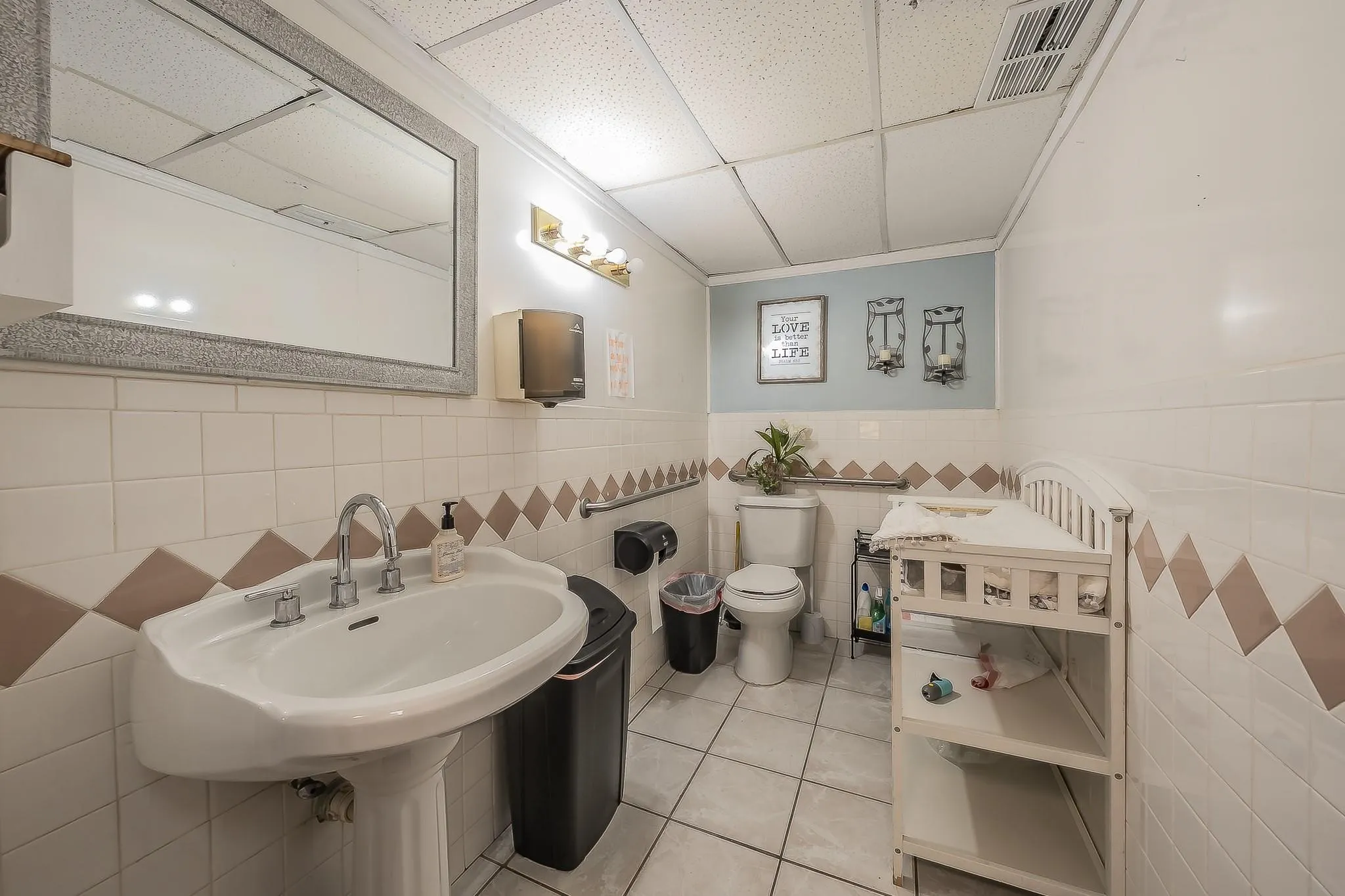 Business For Sale in Tarrant County , 3819 Mccart Avenue, Fort Worth, Texas 76110, 0, 0, Garage spaces, 0 Sqft, built in 1966, mls#21396254, Real Estate Agent in Fort Worth, Homes For Sale in Tarrant county, Homes For Sale in Fort Worth, Realtor in Fort Worth Texas, Real Estate Brokerage Independent Realty Texas, Luminita Cordes Realtor