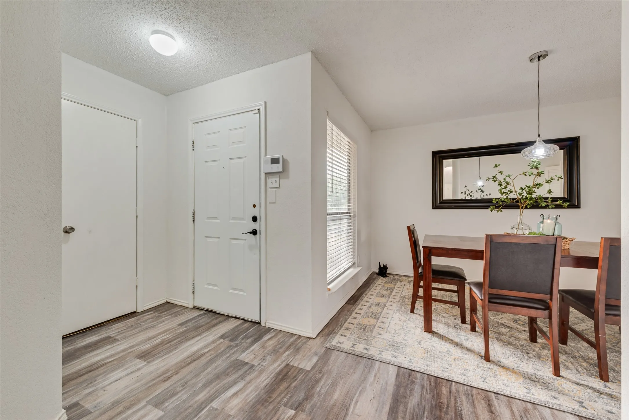 Single Family Residence For Sale in Tarrant County , 10140 Indian Mound Road, Fort Worth, Texas 76108, 3 Bedroom, 2 Bathroom, 2 Garage spaces, 1,556 Sqft, built in 1986, mls#21395676, Real Estate Agent in Fort Worth, Homes For Sale in Tarrant county, Homes For Sale in Fort Worth, Realtor in Fort Worth Texas, Real Estate Brokerage Independent Realty Texas, Luminita Cordes Realtor