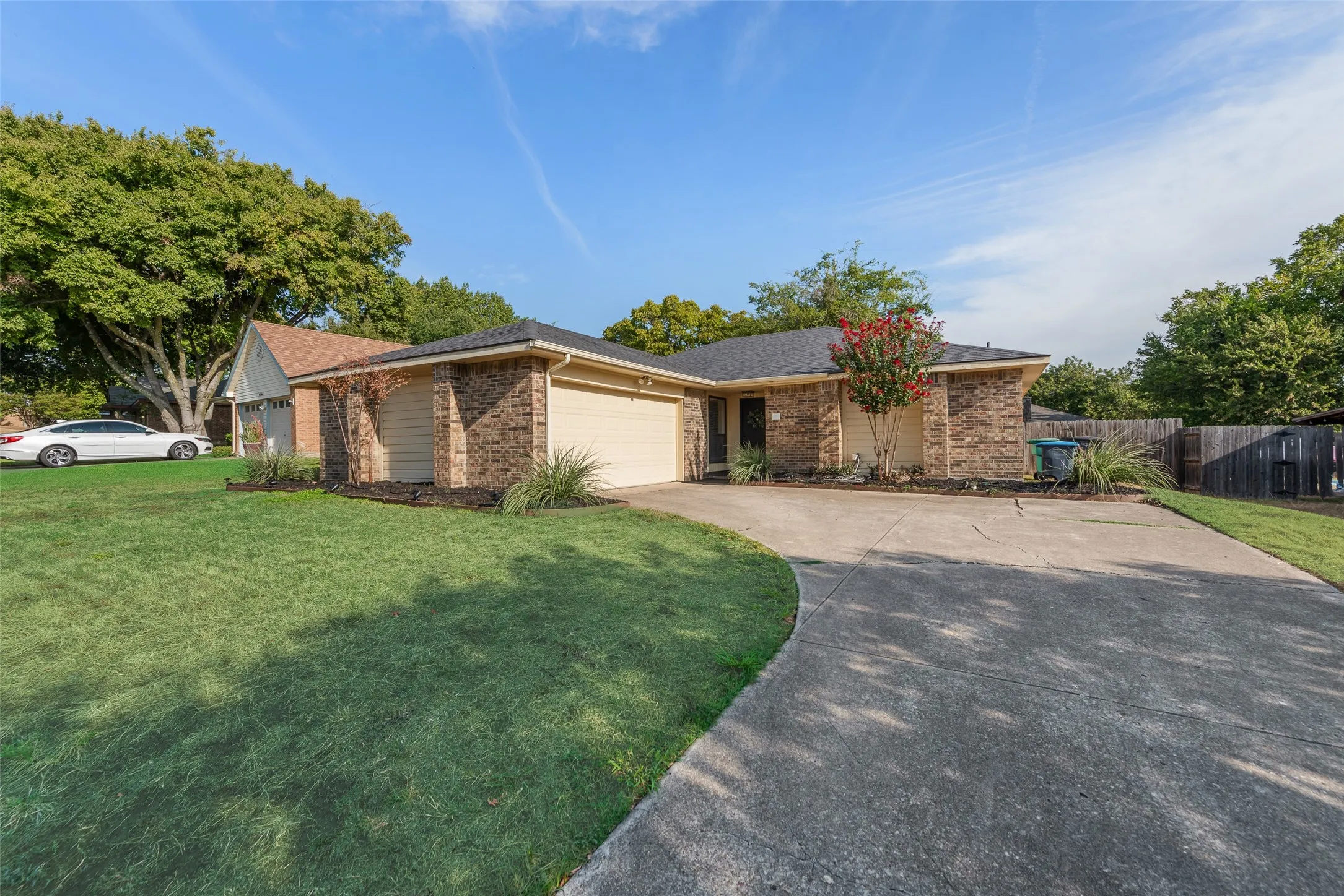 Single Family Residence For Sale in Tarrant County , 10140 Indian Mound Road, Fort Worth, Texas 76108, 3 Bedroom, 2 Bathroom, 2 Garage spaces, 1,556 Sqft, built in 1986, mls#21395676, Real Estate Agent in Fort Worth, Homes For Sale in Tarrant county, Homes For Sale in Fort Worth, Realtor in Fort Worth Texas, Real Estate Brokerage Independent Realty Texas, Luminita Cordes Realtor