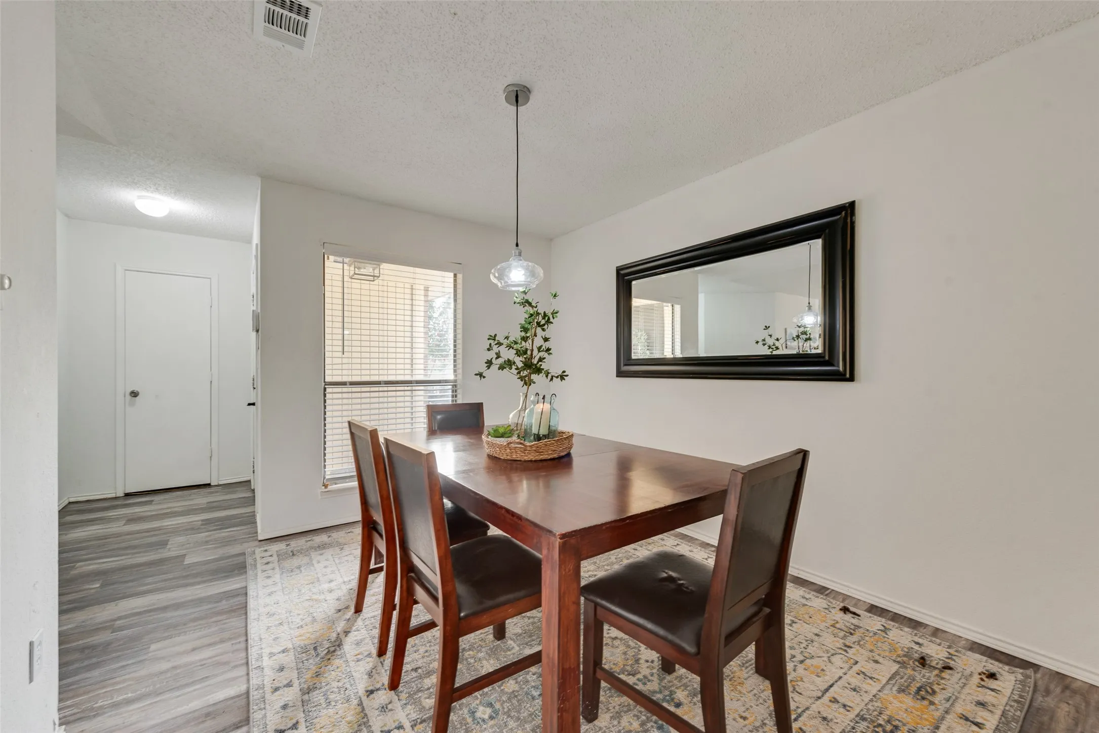 Single Family Residence For Sale in Tarrant County , 10140 Indian Mound Road, Fort Worth, Texas 76108, 3 Bedroom, 2 Bathroom, 2 Garage spaces, 1,556 Sqft, built in 1986, mls#21395676, Real Estate Agent in Fort Worth, Homes For Sale in Tarrant county, Homes For Sale in Fort Worth, Realtor in Fort Worth Texas, Real Estate Brokerage Independent Realty Texas, Luminita Cordes Realtor