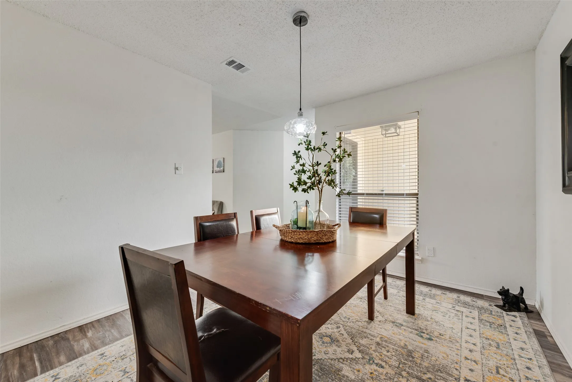 Single Family Residence For Sale in Tarrant County , 10140 Indian Mound Road, Fort Worth, Texas 76108, 3 Bedroom, 2 Bathroom, 2 Garage spaces, 1,556 Sqft, built in 1986, mls#21395676, Real Estate Agent in Fort Worth, Homes For Sale in Tarrant county, Homes For Sale in Fort Worth, Realtor in Fort Worth Texas, Real Estate Brokerage Independent Realty Texas, Luminita Cordes Realtor