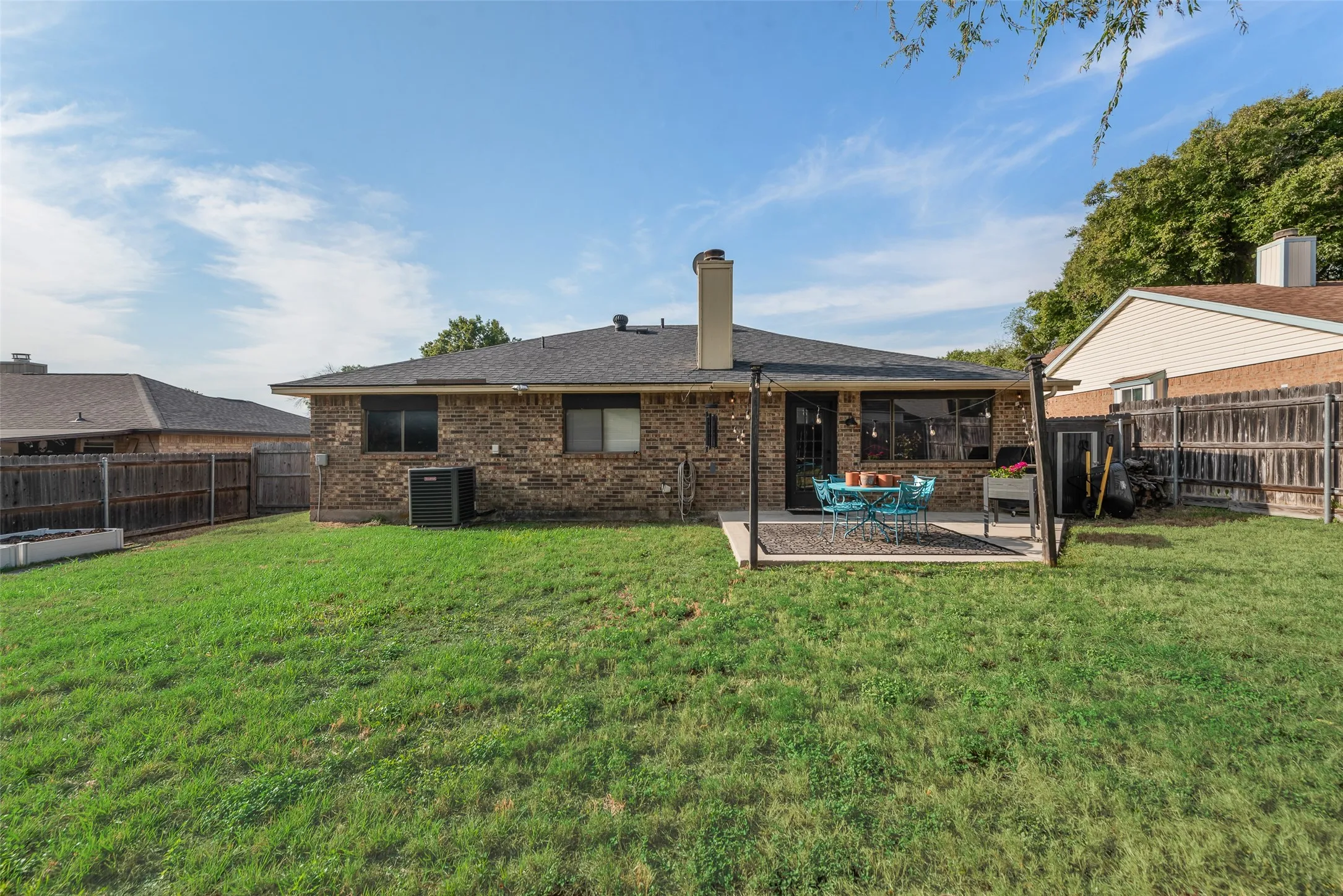 Single Family Residence For Sale in Tarrant County , 10140 Indian Mound Road, Fort Worth, Texas 76108, 3 Bedroom, 2 Bathroom, 2 Garage spaces, 1,556 Sqft, built in 1986, mls#21395676, Real Estate Agent in Fort Worth, Homes For Sale in Tarrant county, Homes For Sale in Fort Worth, Realtor in Fort Worth Texas, Real Estate Brokerage Independent Realty Texas, Luminita Cordes Realtor