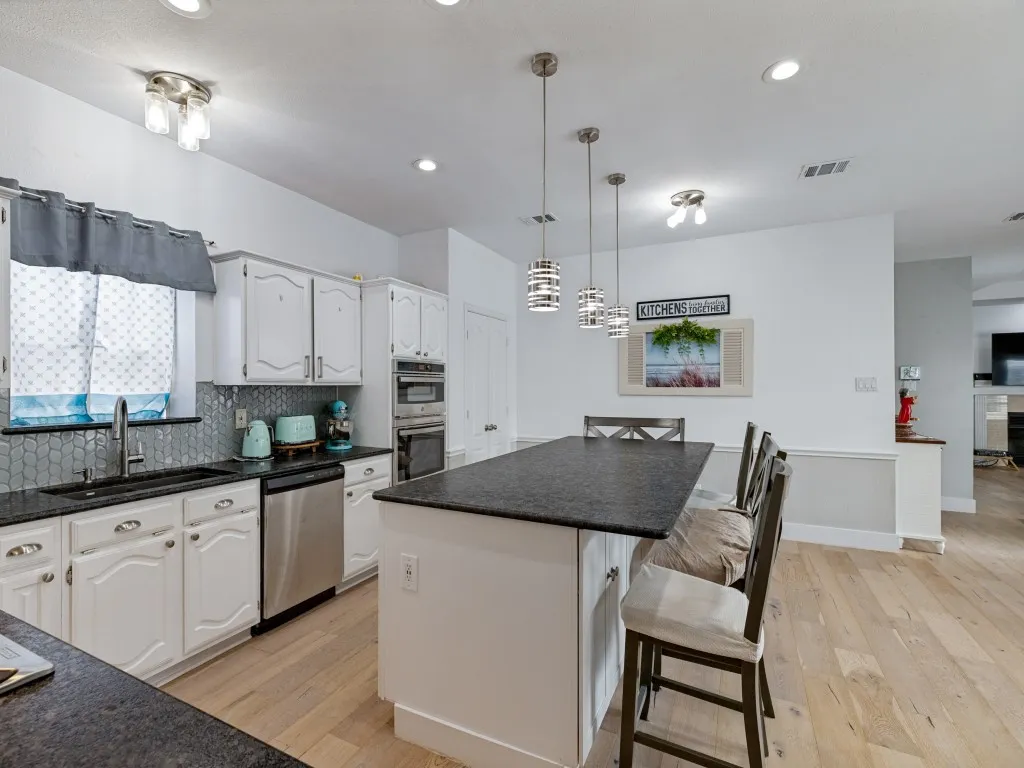 Single Family Residence For Sale in Collin County , 701 pine lakes, Plano, Texas 75025, 4 Bedroom, 4 Bathroom, 2 Garage spaces, 3,466 Sqft, built in 1990, mls#21397042, Real Estate Agent in Plano, Homes For Sale in Collin county, Homes For Sale in Plano, Realtor in Plano Texas, Real Estate Brokerage Independent Realty Texas, Luminita Cordes Realtor