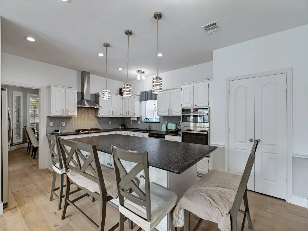 Single Family Residence For Sale in Collin County , 701 pine lakes, Plano, Texas 75025, 4 Bedroom, 4 Bathroom, 2 Garage spaces, 3,466 Sqft, built in 1990, mls#21397042, Real Estate Agent in Plano, Homes For Sale in Collin county, Homes For Sale in Plano, Realtor in Plano Texas, Real Estate Brokerage Independent Realty Texas, Luminita Cordes Realtor