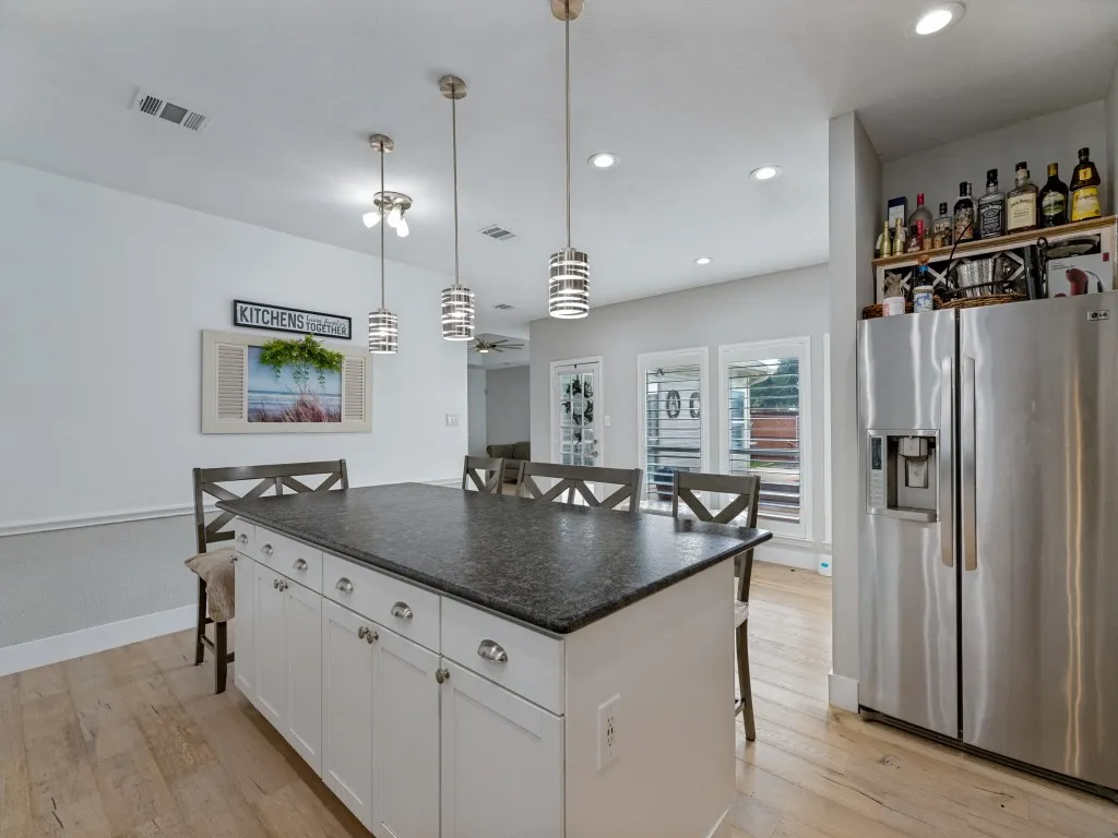 Single Family Residence For Sale in Collin County , 701 pine lakes, Plano, Texas 75025, 4 Bedroom, 4 Bathroom, 2 Garage spaces, 3,466 Sqft, built in 1990, mls#21397042, Real Estate Agent in Plano, Homes For Sale in Collin county, Homes For Sale in Plano, Realtor in Plano Texas, Real Estate Brokerage Independent Realty Texas, Luminita Cordes Realtor