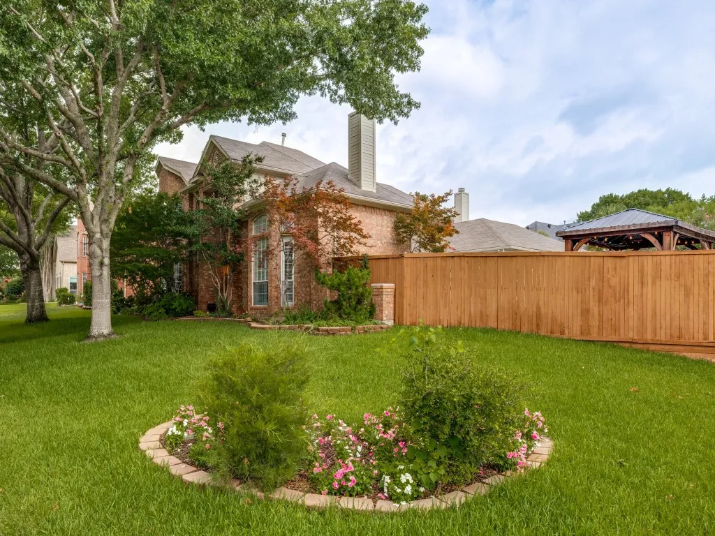 Single Family Residence For Sale in Collin County , 701 pine lakes, Plano, Texas 75025, 4 Bedroom, 4 Bathroom, 2 Garage spaces, 3,466 Sqft, built in 1990, mls#21397042, Real Estate Agent in Plano, Homes For Sale in Collin county, Homes For Sale in Plano, Realtor in Plano Texas, Real Estate Brokerage Independent Realty Texas, Luminita Cordes Realtor