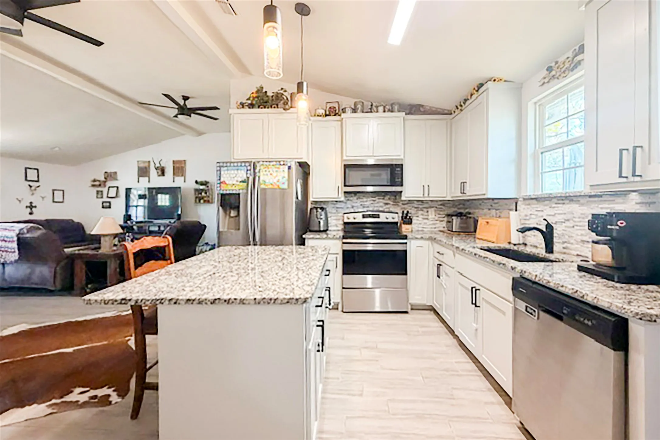 Single Family Residence For Sale in Erath County , 728 Water Oak Street, Dublin, Texas 76446, 4 Bedroom, 2 Bathroom, Garage spaces, 1,800 Sqft, built in 1994, mls#21396818, Real Estate Agent in Dublin, Homes For Sale in Erath county, Homes For Sale in Dublin, Realtor in Dublin Texas, Real Estate Brokerage Independent Realty Texas, Luminita Cordes Realtor