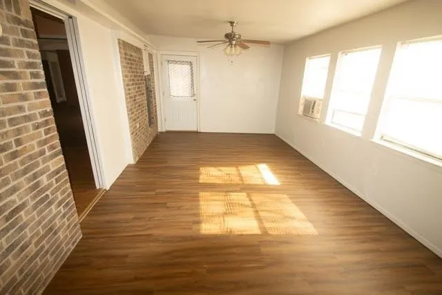 Single Family Residence For Rent in Grayson County , 109 Simmons Loop, Van Alstyne, Texas 75495, 3 Bedroom, 2 Bathroom, 2 Garage spaces, 1,896 Sqft, built in 1977, mls#21397044, Real Estate Agent in Van Alstyne, Homes For Rent in Grayson county, Homes For Rent in Van Alstyne, Realtor in Van Alstyne Texas, Real Estate Brokerage Independent Realty Texas, Luminita Cordes Realtor