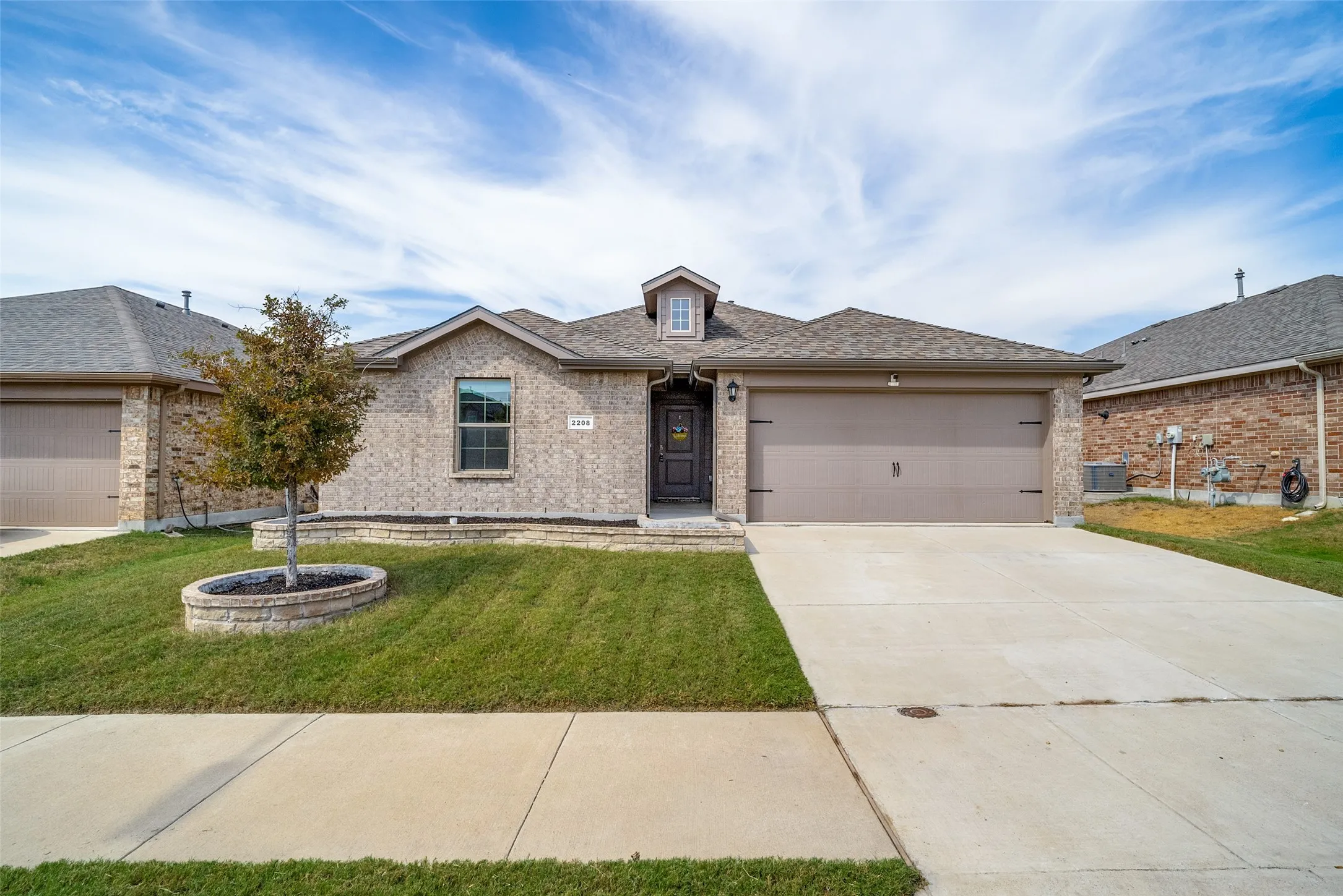 Single Family Residence For Sale in Tarrant County , 2208 Denmark Lane, Fort Worth, Texas 76108, 3 Bedroom, 2 Bathroom, 2 Garage spaces, 1,429 Sqft, built in 2020, mls#21387358, Real Estate Agent in Fort Worth, Homes For Sale in Tarrant county, Homes For Sale in Fort Worth, Realtor in Fort Worth Texas, Real Estate Brokerage Independent Realty Texas, Luminita Cordes Realtor