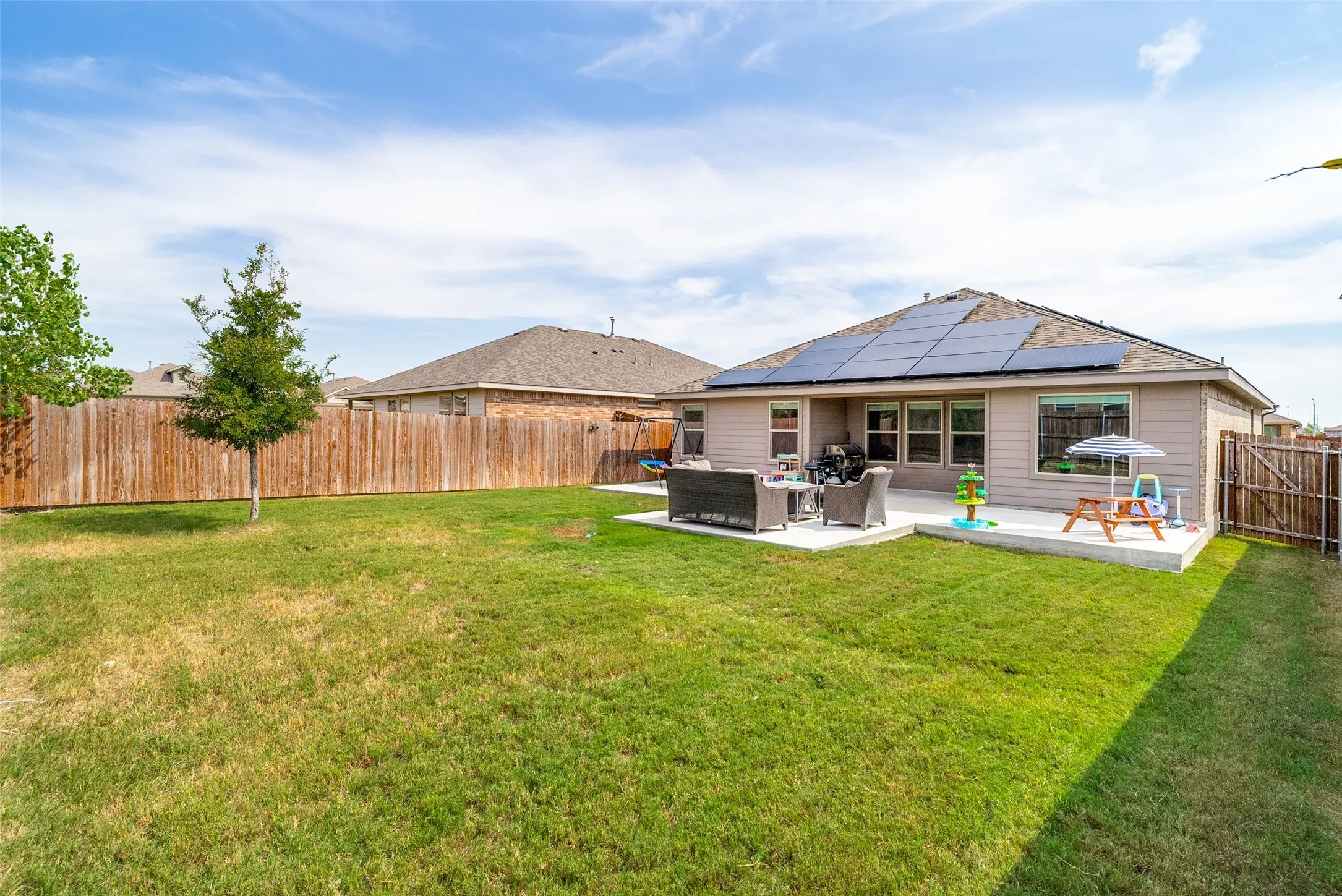 Single Family Residence For Sale in Tarrant County , 2208 Denmark Lane, Fort Worth, Texas 76108, 3 Bedroom, 2 Bathroom, 2 Garage spaces, 1,429 Sqft, built in 2020, mls#21387358, Real Estate Agent in Fort Worth, Homes For Sale in Tarrant county, Homes For Sale in Fort Worth, Realtor in Fort Worth Texas, Real Estate Brokerage Independent Realty Texas, Luminita Cordes Realtor