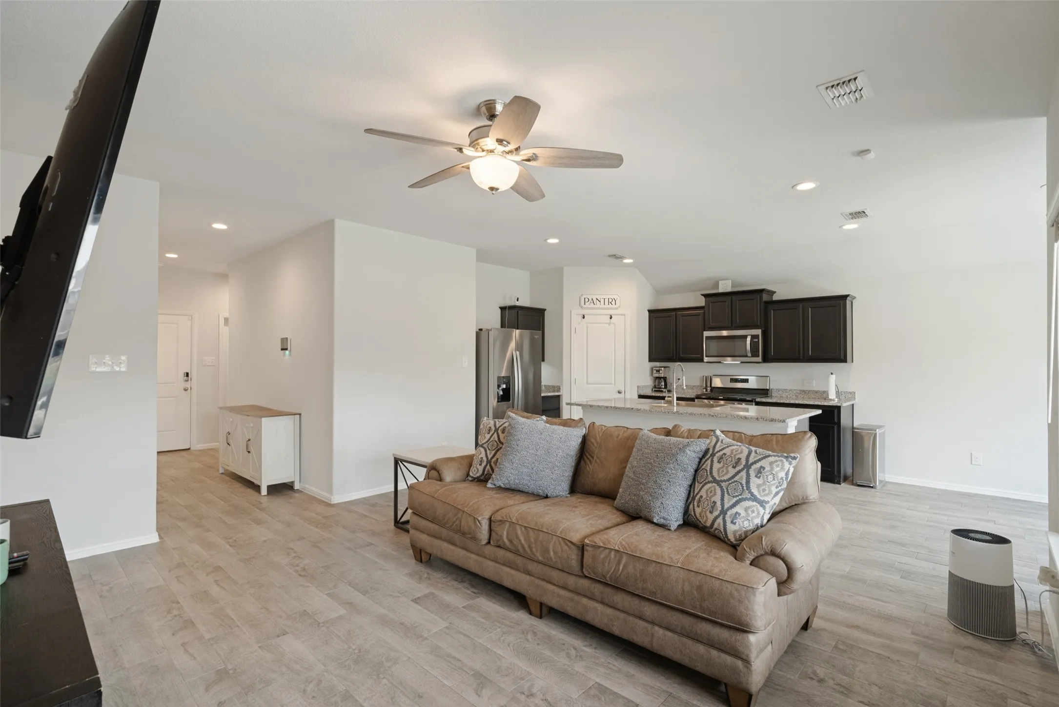 Single Family Residence For Sale in Tarrant County , 2208 Denmark Lane, Fort Worth, Texas 76108, 3 Bedroom, 2 Bathroom, 2 Garage spaces, 1,429 Sqft, built in 2020, mls#21387358, Real Estate Agent in Fort Worth, Homes For Sale in Tarrant county, Homes For Sale in Fort Worth, Realtor in Fort Worth Texas, Real Estate Brokerage Independent Realty Texas, Luminita Cordes Realtor