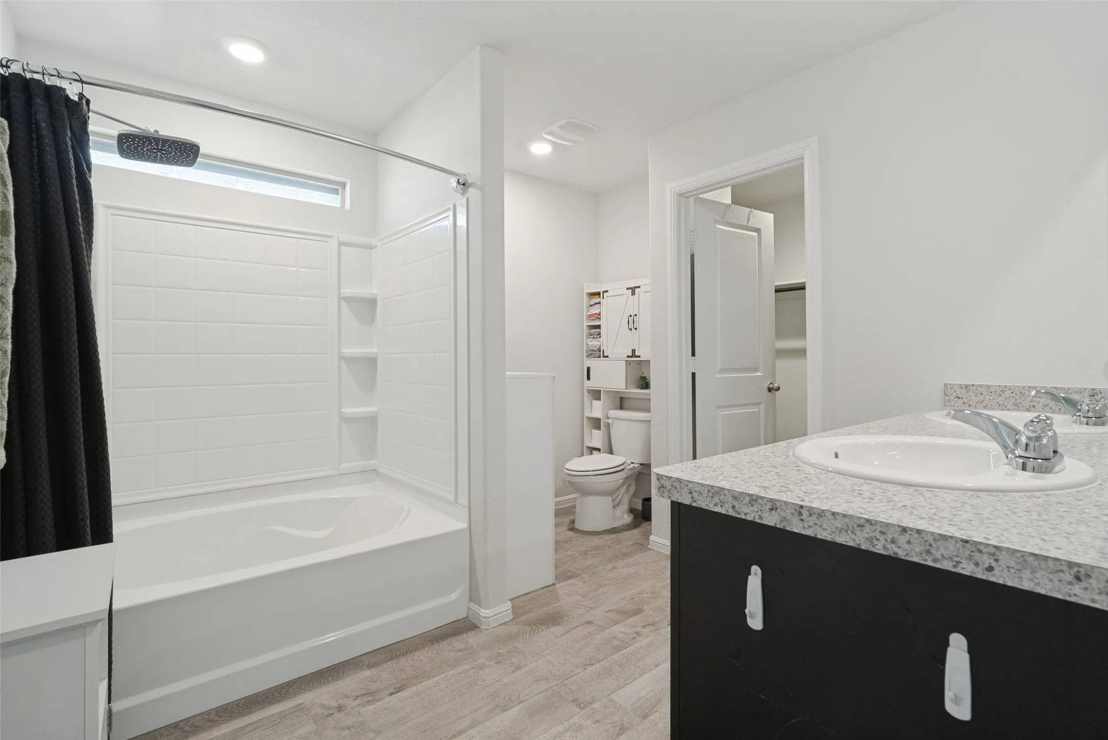 Single Family Residence For Sale in Tarrant County , 2208 Denmark Lane, Fort Worth, Texas 76108, 3 Bedroom, 2 Bathroom, 2 Garage spaces, 1,429 Sqft, built in 2020, mls#21387358, Real Estate Agent in Fort Worth, Homes For Sale in Tarrant county, Homes For Sale in Fort Worth, Realtor in Fort Worth Texas, Real Estate Brokerage Independent Realty Texas, Luminita Cordes Realtor