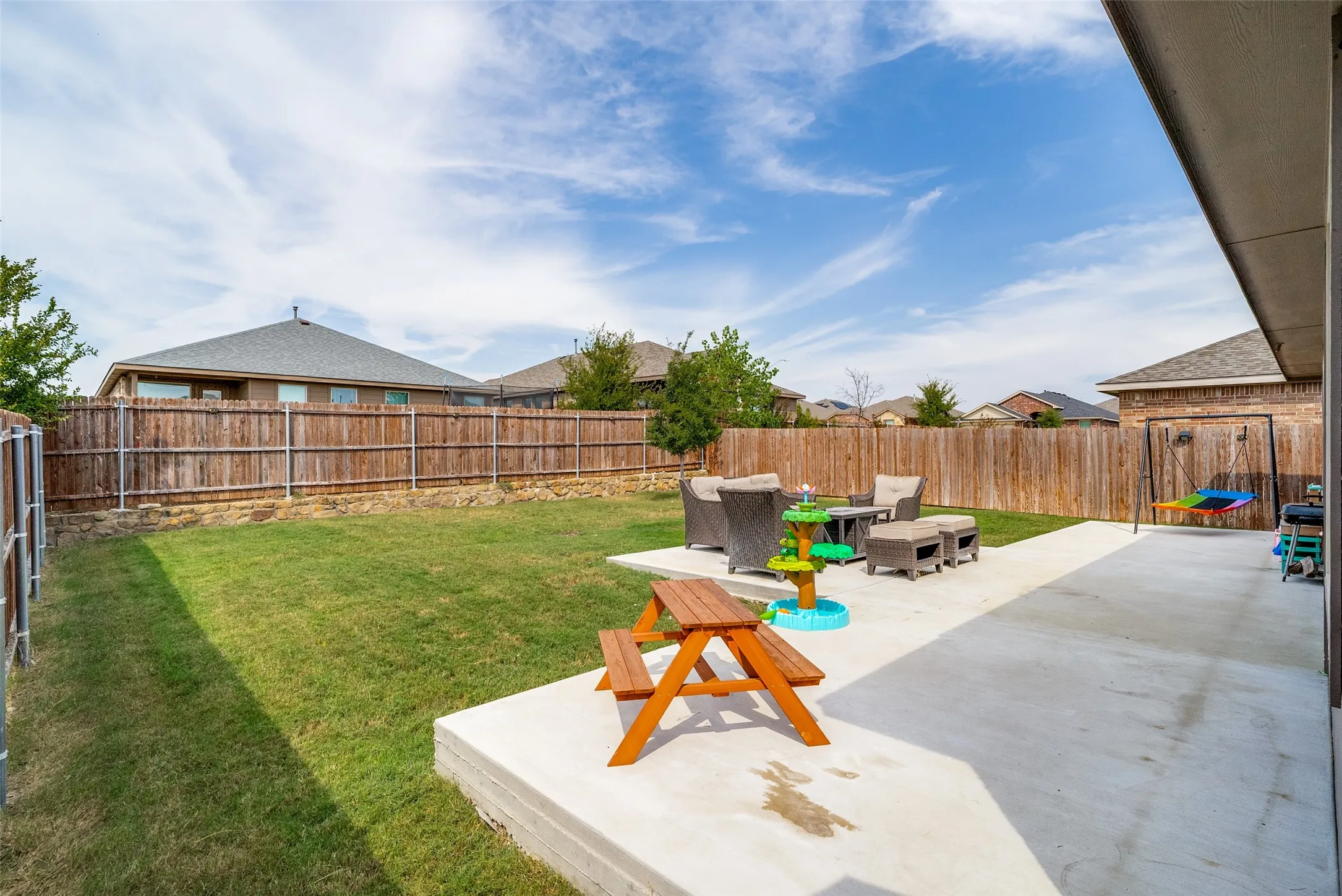 Single Family Residence For Sale in Tarrant County , 2208 Denmark Lane, Fort Worth, Texas 76108, 3 Bedroom, 2 Bathroom, 2 Garage spaces, 1,429 Sqft, built in 2020, mls#21387358, Real Estate Agent in Fort Worth, Homes For Sale in Tarrant county, Homes For Sale in Fort Worth, Realtor in Fort Worth Texas, Real Estate Brokerage Independent Realty Texas, Luminita Cordes Realtor