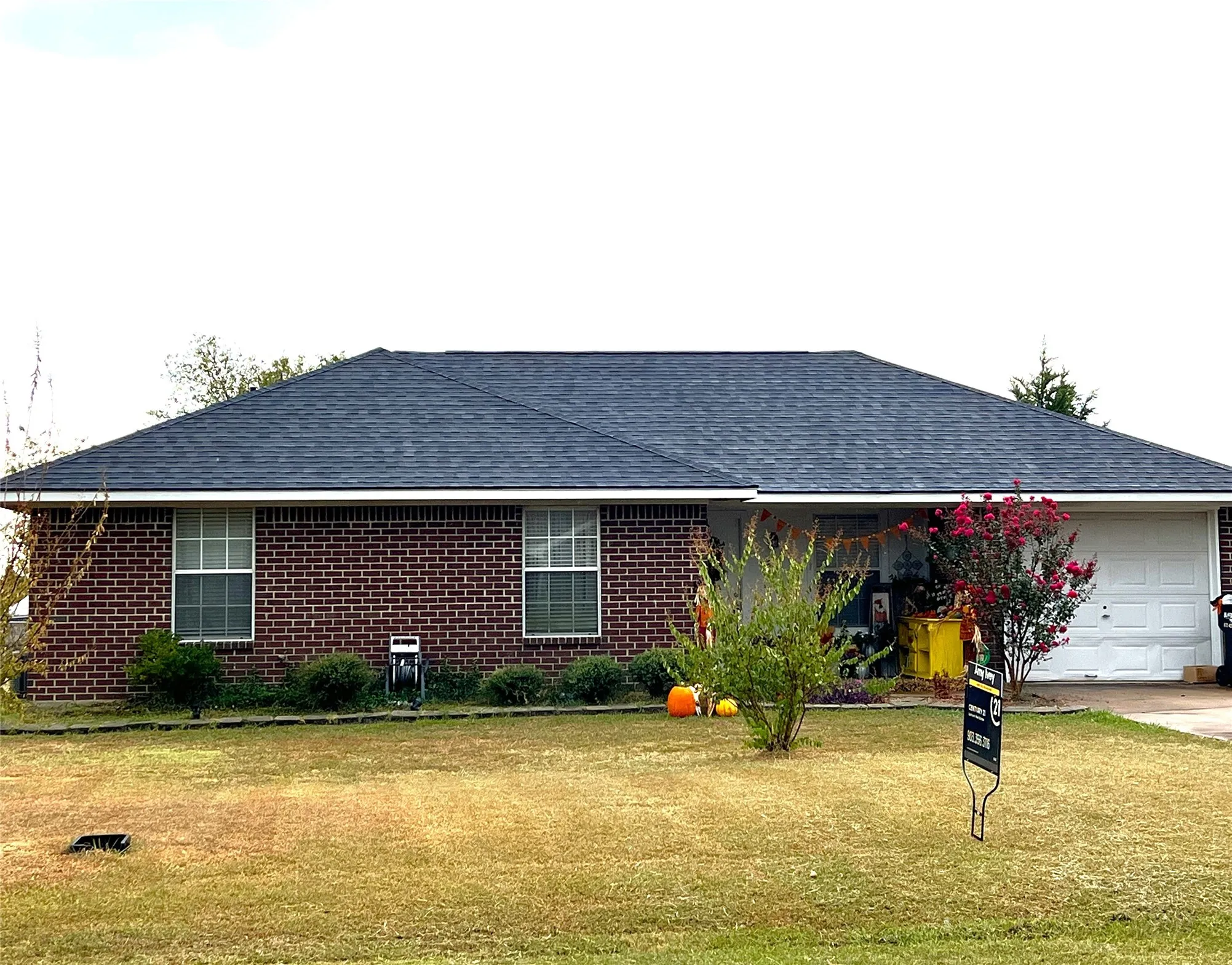 Single Family Residence For Sale in Hunt County , 528 N 5th Street, Quinlan, Texas 75474, 3 Bedroom, 1 Bathroom, 1 Garage spaces, 1,041 Sqft, built in 1996, mls#21397050, Real Estate Agent in Quinlan, Homes For Sale in Hunt county, Homes For Sale in Quinlan, Realtor in Quinlan Texas, Real Estate Brokerage Independent Realty Texas, Luminita Cordes Realtor
