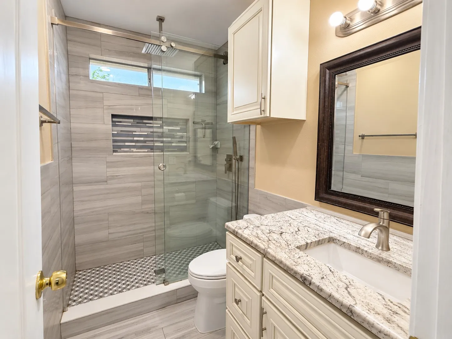 Single Family Residence For Sale in Collin County , 4221 Creekstone Drive, Plano, Texas 75093, 4 Bedroom, 2 Bathroom, 2 Garage spaces, 1,787 Sqft, built in 1993, mls#21394364, Real Estate Agent in Plano, Homes For Sale in Collin county, Homes For Sale in Plano, Realtor in Plano Texas, Real Estate Brokerage Independent Realty Texas, Luminita Cordes Realtor