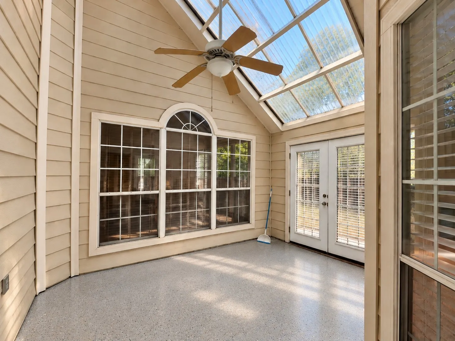 Single Family Residence For Sale in Collin County , 4221 Creekstone Drive, Plano, Texas 75093, 4 Bedroom, 2 Bathroom, 2 Garage spaces, 1,787 Sqft, built in 1993, mls#21394364, Real Estate Agent in Plano, Homes For Sale in Collin county, Homes For Sale in Plano, Realtor in Plano Texas, Real Estate Brokerage Independent Realty Texas, Luminita Cordes Realtor