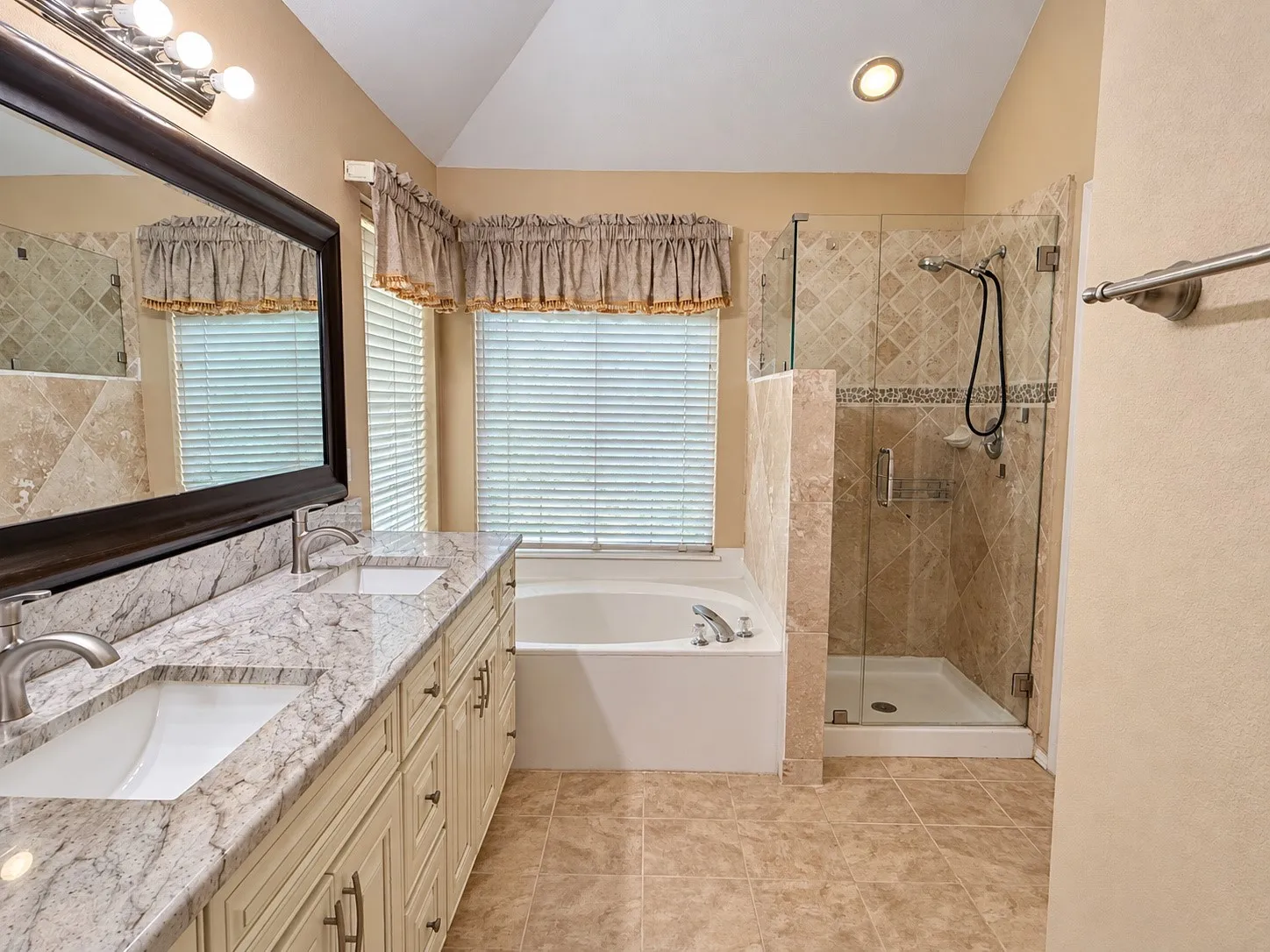 Single Family Residence For Sale in Collin County , 4221 Creekstone Drive, Plano, Texas 75093, 4 Bedroom, 2 Bathroom, 2 Garage spaces, 1,787 Sqft, built in 1993, mls#21394364, Real Estate Agent in Plano, Homes For Sale in Collin county, Homes For Sale in Plano, Realtor in Plano Texas, Real Estate Brokerage Independent Realty Texas, Luminita Cordes Realtor