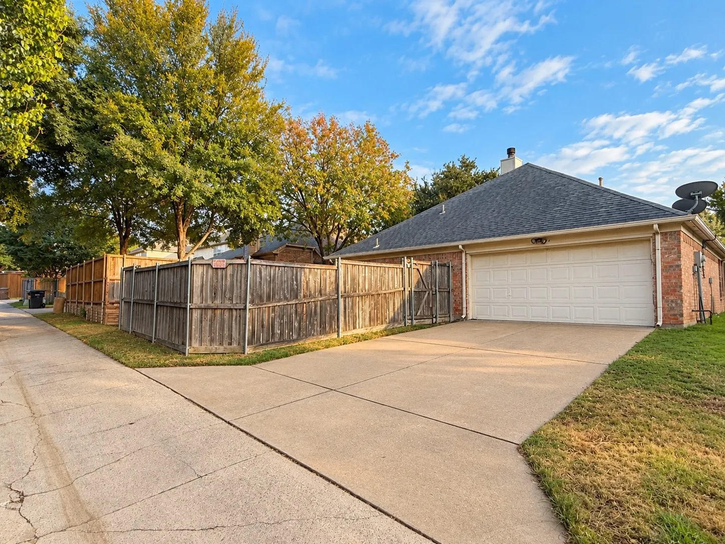Single Family Residence For Sale in Collin County , 4221 Creekstone Drive, Plano, Texas 75093, 4 Bedroom, 2 Bathroom, 2 Garage spaces, 1,787 Sqft, built in 1993, mls#21394364, Real Estate Agent in Plano, Homes For Sale in Collin county, Homes For Sale in Plano, Realtor in Plano Texas, Real Estate Brokerage Independent Realty Texas, Luminita Cordes Realtor