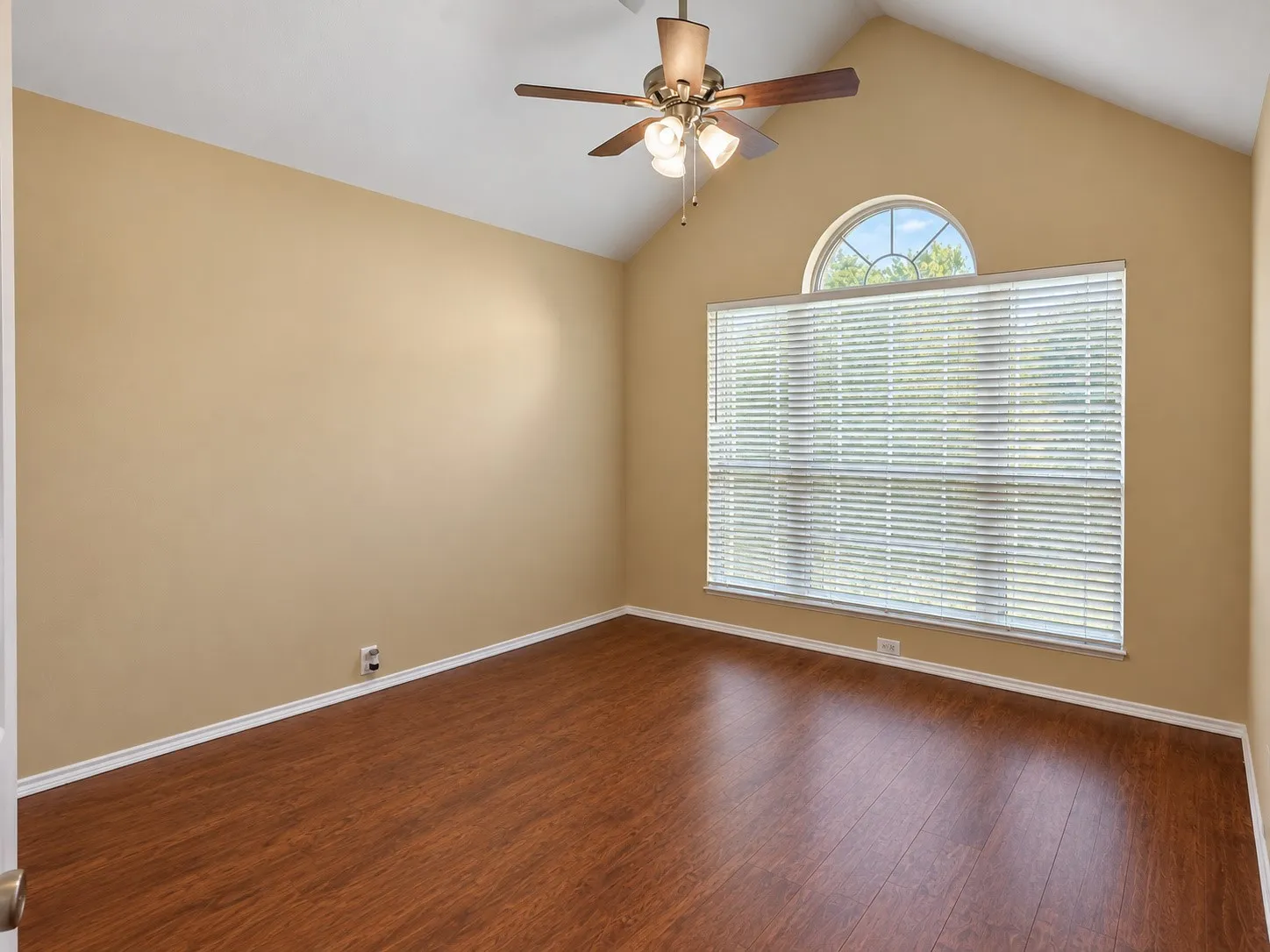 Single Family Residence For Sale in Collin County , 4221 Creekstone Drive, Plano, Texas 75093, 4 Bedroom, 2 Bathroom, 2 Garage spaces, 1,787 Sqft, built in 1993, mls#21394364, Real Estate Agent in Plano, Homes For Sale in Collin county, Homes For Sale in Plano, Realtor in Plano Texas, Real Estate Brokerage Independent Realty Texas, Luminita Cordes Realtor
