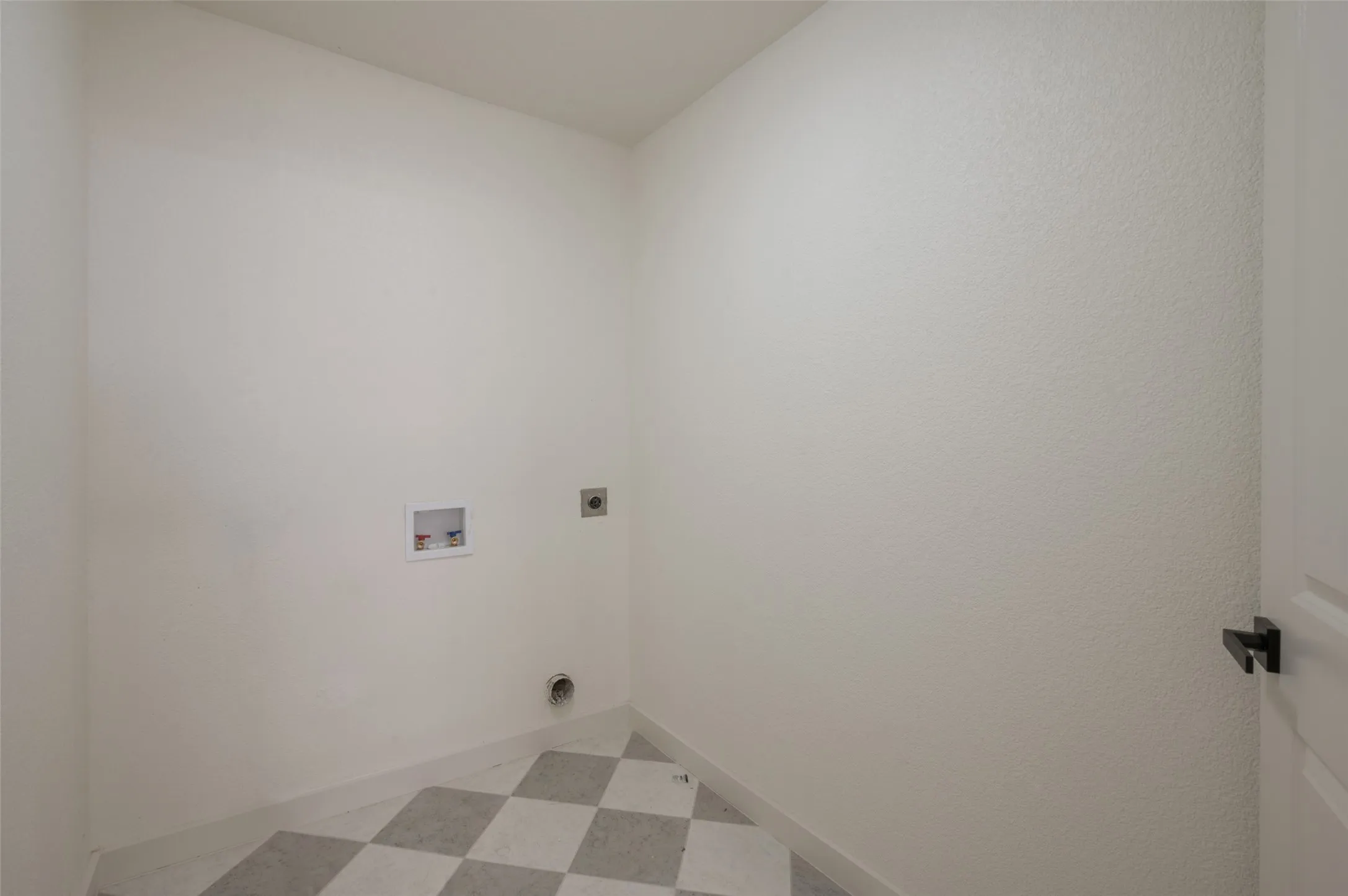 Single Family Residence For Sale in Tarrant County , 838 Cornfield Drive, Arlington, Texas 76017, 4 Bedroom, 3 Bathroom, 2 Garage spaces, 1,818 Sqft, built in 1986, mls#21396029, Real Estate Agent in Arlington, Homes For Sale in Tarrant county, Homes For Sale in Arlington, Realtor in Arlington Texas, Real Estate Brokerage Independent Realty Texas, Luminita Cordes Realtor