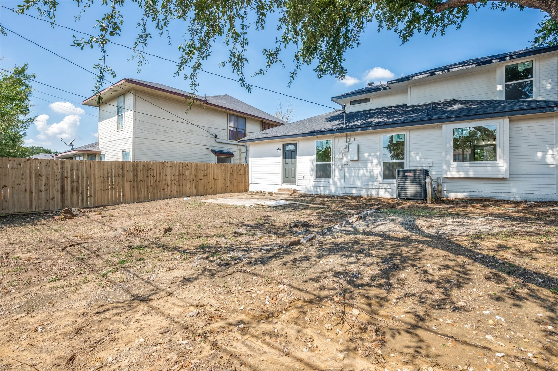 Single Family Residence For Sale in Tarrant County , 838 Cornfield Drive, Arlington, Texas 76017, 4 Bedroom, 3 Bathroom, 2 Garage spaces, 1,818 Sqft, built in 1986, mls#21396029, Real Estate Agent in Arlington, Homes For Sale in Tarrant county, Homes For Sale in Arlington, Realtor in Arlington Texas, Real Estate Brokerage Independent Realty Texas, Luminita Cordes Realtor