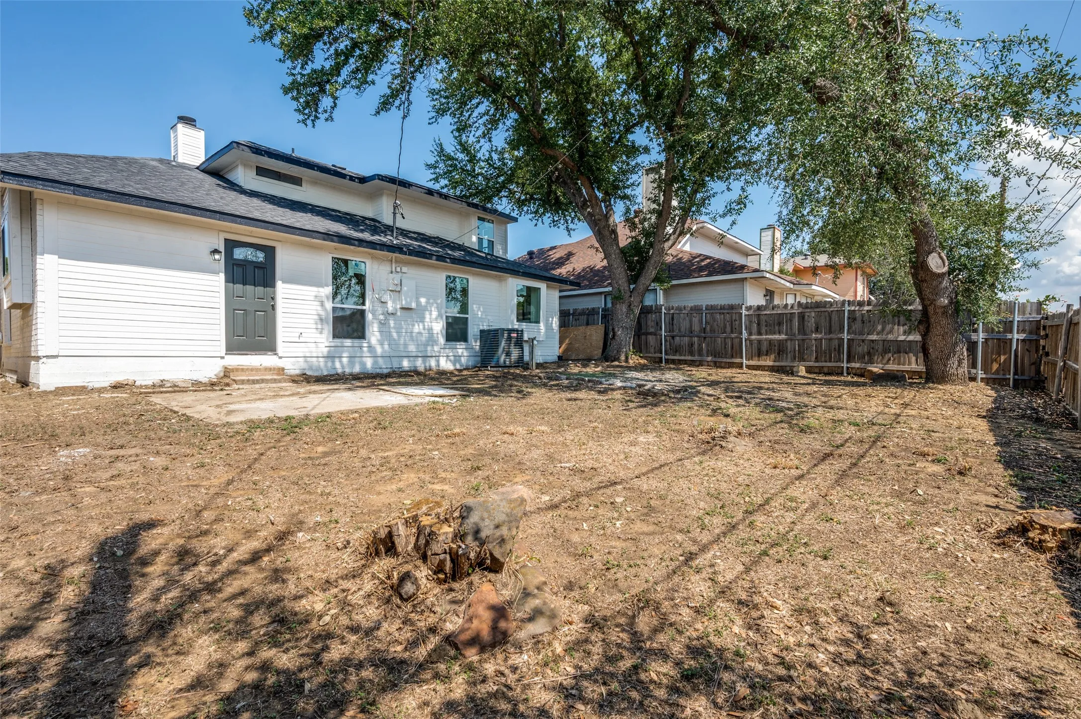 Single Family Residence For Sale in Tarrant County , 838 Cornfield Drive, Arlington, Texas 76017, 4 Bedroom, 3 Bathroom, 2 Garage spaces, 1,818 Sqft, built in 1986, mls#21396029, Real Estate Agent in Arlington, Homes For Sale in Tarrant county, Homes For Sale in Arlington, Realtor in Arlington Texas, Real Estate Brokerage Independent Realty Texas, Luminita Cordes Realtor