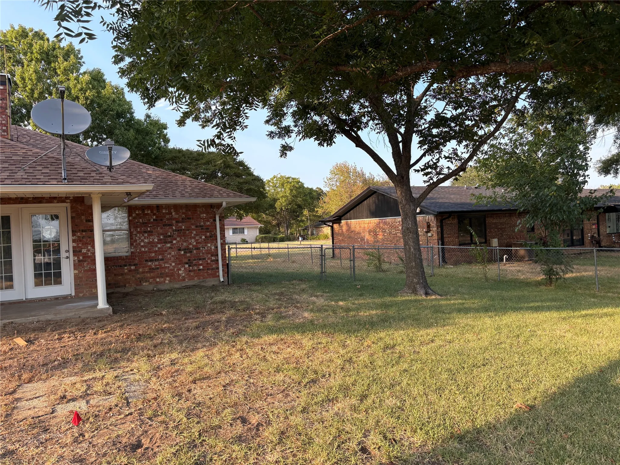 Single Family Residence For Rent in Henderson County , 109 Waldman Drive, Gun Barrel City, Texas 75156, 3 Bedroom, 2 Bathroom, 2 Garage spaces, 1,429 Sqft, built in 1995, mls#21392277, Real Estate Agent in Gun Barrel City, Homes For Rent in Henderson county, Homes For Rent in Gun Barrel City, Realtor in Gun Barrel City Texas, Real Estate Brokerage Independent Realty Texas, Luminita Cordes Realtor