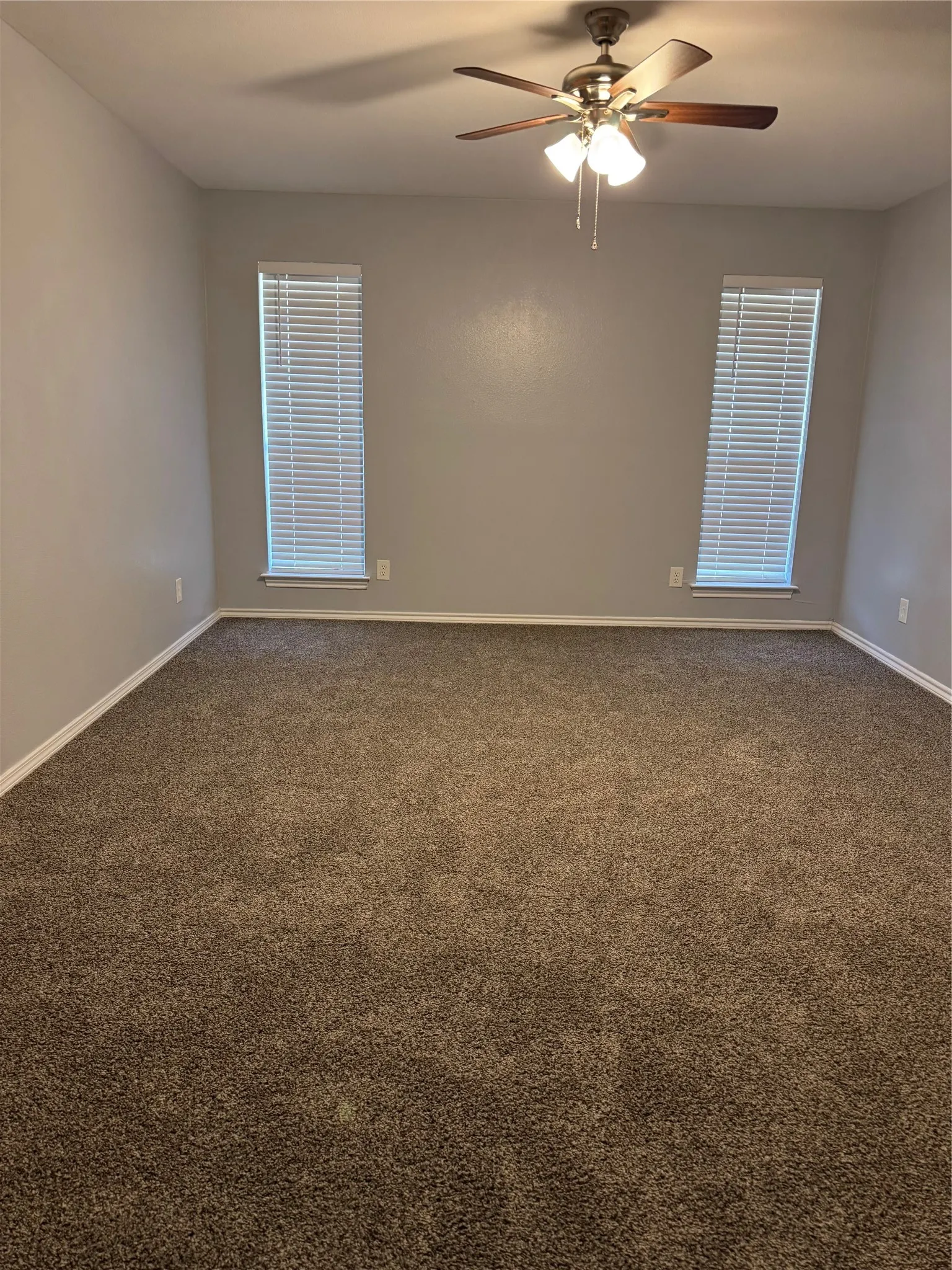 Single Family Residence For Rent in Henderson County , 109 Waldman Drive, Gun Barrel City, Texas 75156, 3 Bedroom, 2 Bathroom, 2 Garage spaces, 1,429 Sqft, built in 1995, mls#21392277, Real Estate Agent in Gun Barrel City, Homes For Rent in Henderson county, Homes For Rent in Gun Barrel City, Realtor in Gun Barrel City Texas, Real Estate Brokerage Independent Realty Texas, Luminita Cordes Realtor