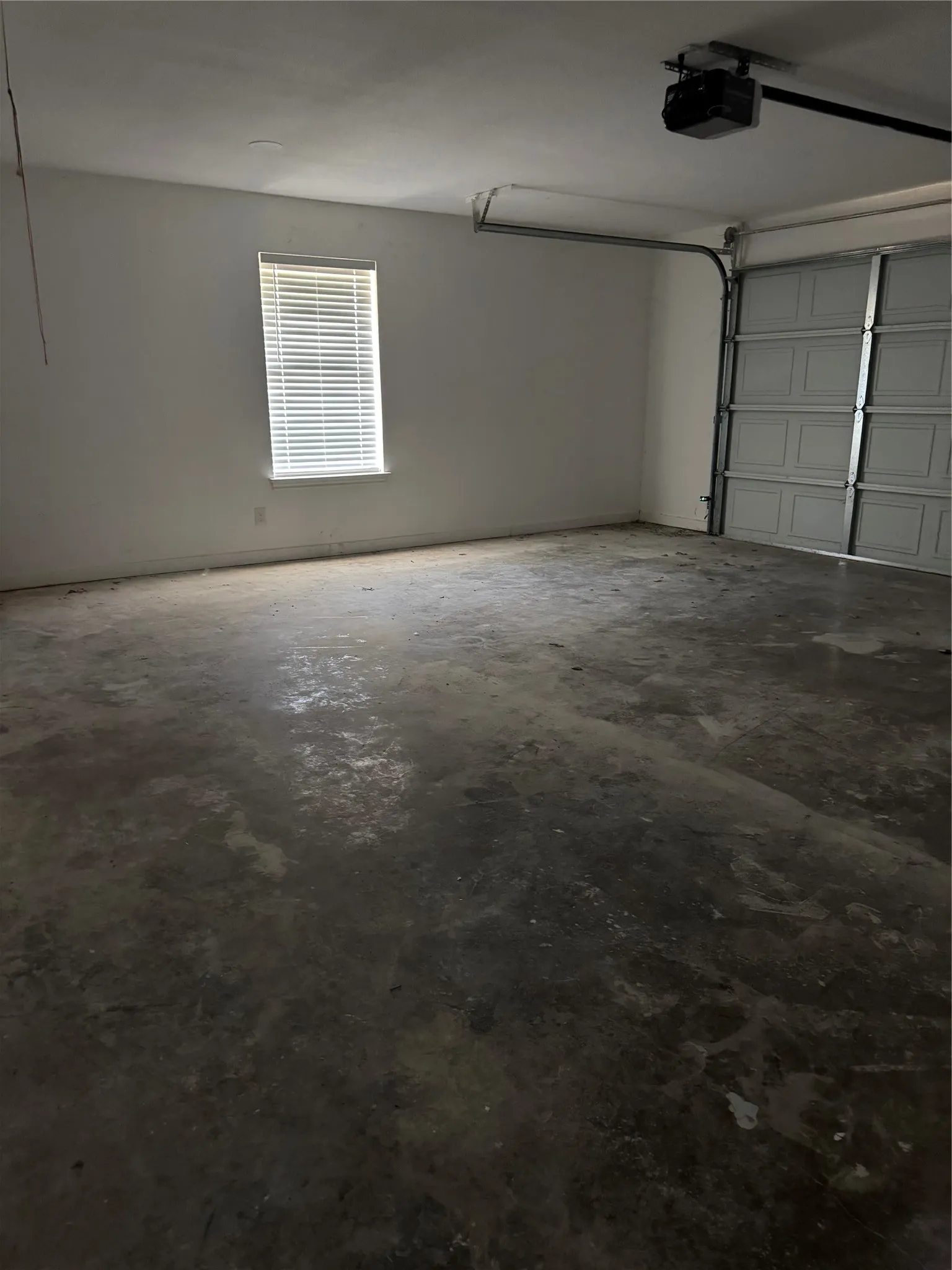 Single Family Residence For Rent in Henderson County , 109 Waldman Drive, Gun Barrel City, Texas 75156, 3 Bedroom, 2 Bathroom, 2 Garage spaces, 1,429 Sqft, built in 1995, mls#21392277, Real Estate Agent in Gun Barrel City, Homes For Rent in Henderson county, Homes For Rent in Gun Barrel City, Realtor in Gun Barrel City Texas, Real Estate Brokerage Independent Realty Texas, Luminita Cordes Realtor