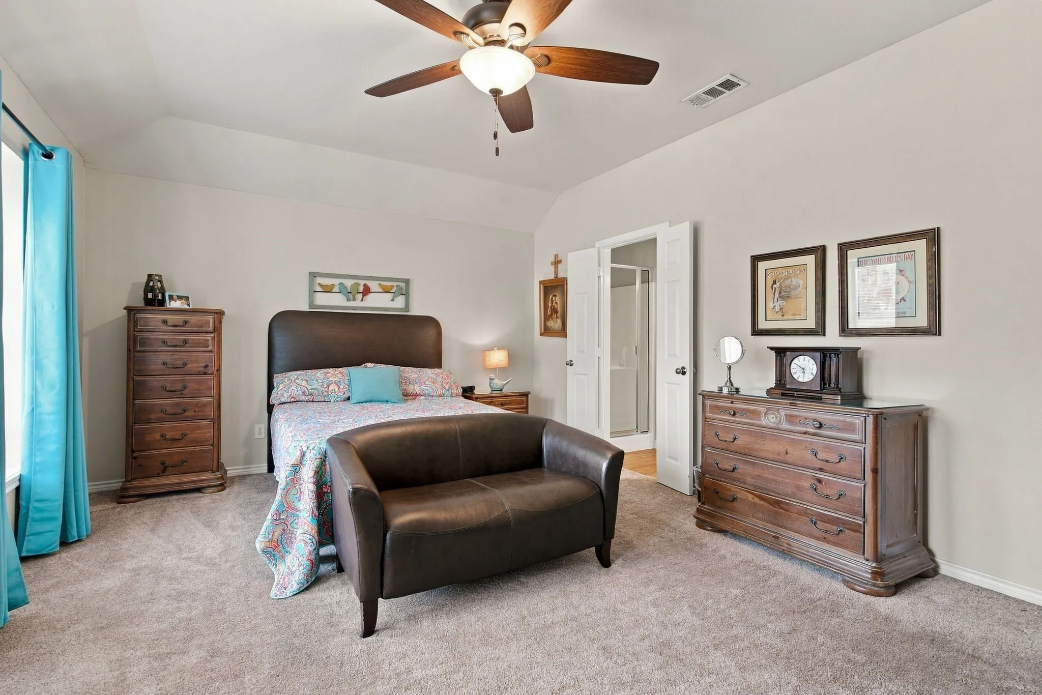 Single Family Residence For Sale in Denton County , 2412 Clubhouse Drive, Denton, Texas 76210, 3 Bedroom, 2 Bathroom, 2 Garage spaces, 1,676 Sqft, built in 2005, mls#21396956, Real Estate Agent in Denton, Homes For Sale in Denton county, Homes For Sale in Denton, Realtor in Denton Texas, Real Estate Brokerage Independent Realty Texas, Luminita Cordes Realtor
