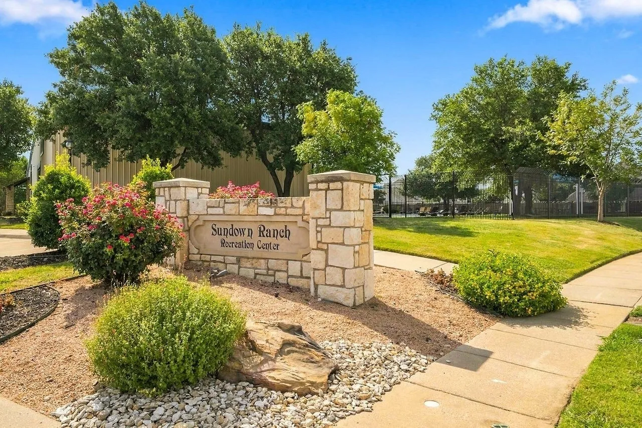 Single Family Residence For Sale in Denton County , 2412 Clubhouse Drive, Denton, Texas 76210, 3 Bedroom, 2 Bathroom, 2 Garage spaces, 1,676 Sqft, built in 2005, mls#21396956, Real Estate Agent in Denton, Homes For Sale in Denton county, Homes For Sale in Denton, Realtor in Denton Texas, Real Estate Brokerage Independent Realty Texas, Luminita Cordes Realtor