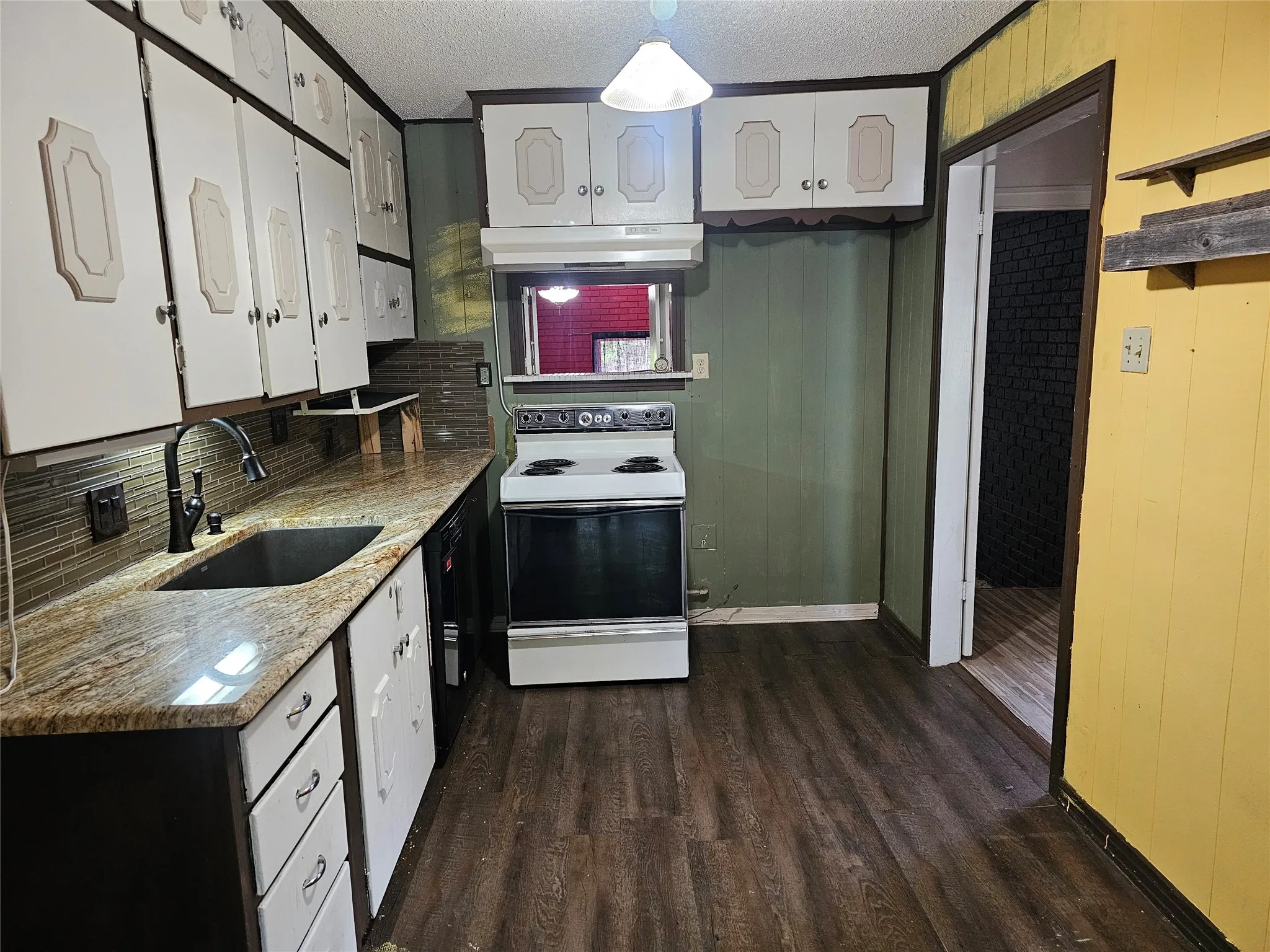 Triplex For Sale in Denton County , 2515 Denison Street home/A & B, Denton, Texas 76201, 3 Bedroom, 3 Bathroom, Garage spaces, 0 Sqft, built in 1965, mls#21381057, Real Estate Agent in Denton, Homes For Sale in Denton county, Homes For Sale in Denton, Realtor in Denton Texas, Real Estate Brokerage Independent Realty Texas, Luminita Cordes Realtor