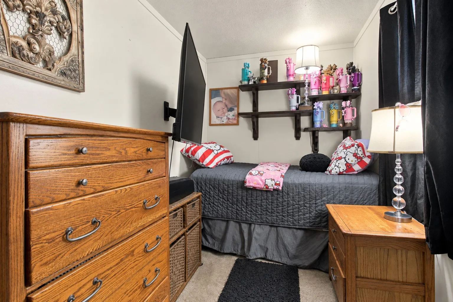 Single Family Residence For Sale in Grayson County , 215 W Munson Street, Denison, Texas 75020, 3 Bedroom, 2 Bathroom, Garage spaces, 1,218 Sqft, built in 1945, mls#21397056, Real Estate Agent in Denison, Homes For Sale in Grayson county, Homes For Sale in Denison, Realtor in Denison Texas, Real Estate Brokerage Independent Realty Texas, Luminita Cordes Realtor