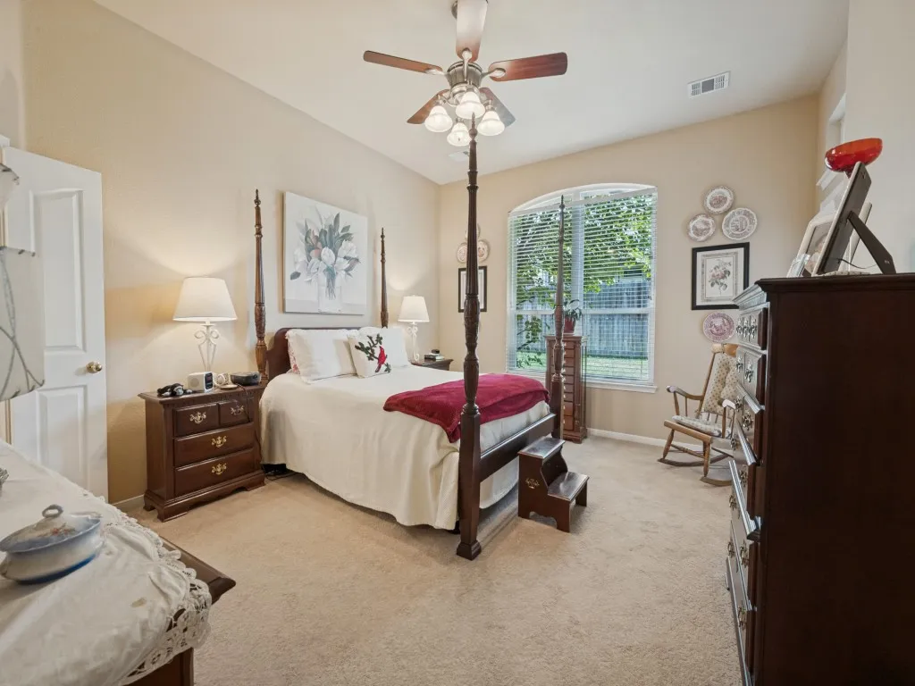 Single Family Residence For Sale in Tarrant County , 9124 Chardin Park Drive, Fort Worth, Texas 76244, 3 Bedroom, 3 Bathroom, 2 Garage spaces, 2,684 Sqft, built in 2002, mls#21394991, Real Estate Agent in Fort Worth, Homes For Sale in Tarrant county, Homes For Sale in Fort Worth, Realtor in Fort Worth Texas, Real Estate Brokerage Independent Realty Texas, Luminita Cordes Realtor